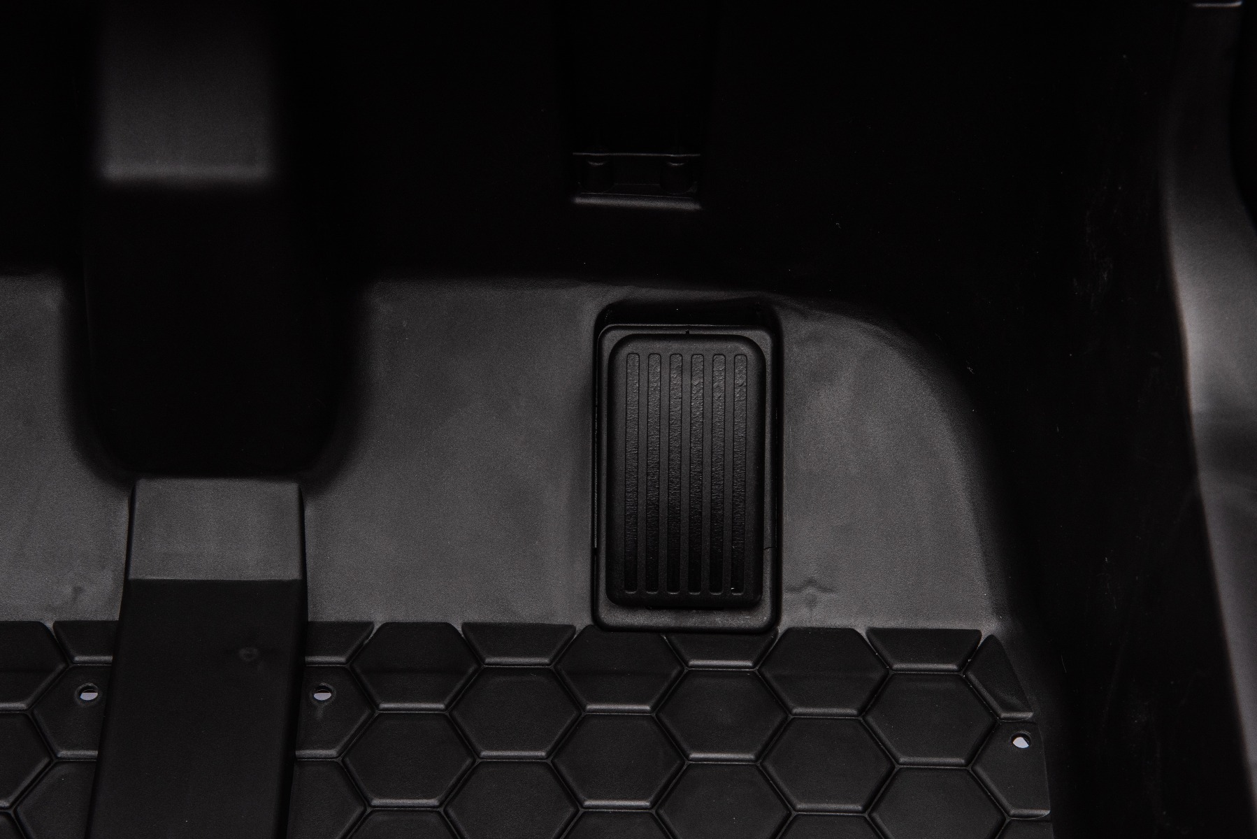 Mașină electrică copii UTV Small 12V, negru, Tracțiune spate, baterie 12V, Roți din plastic, banchetă dublă, Telecomandă 2,4 GHz, Un singur loc, MP3 player cu intrare USB/SD, Lumini LED - imagine 14