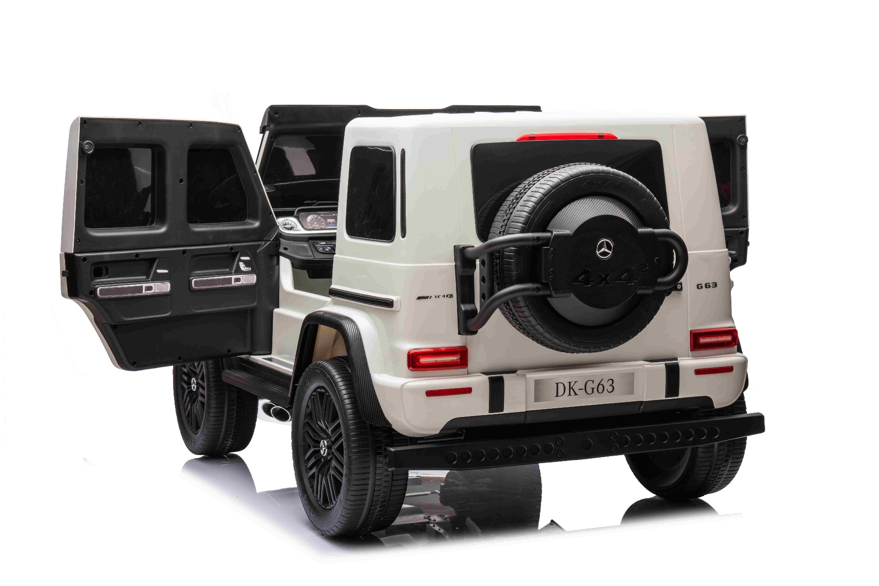 Mașină electrică Mercedes-Benz G63 AMG 4x4 cu două locuri 12V, alb, MP3 Player cu intrare USB/AUX, tracțiune 4x4, baterie 12V14Ah, roți EVA cu suspensie, scaune din piele, telecomandă, licențiat - imagine 7