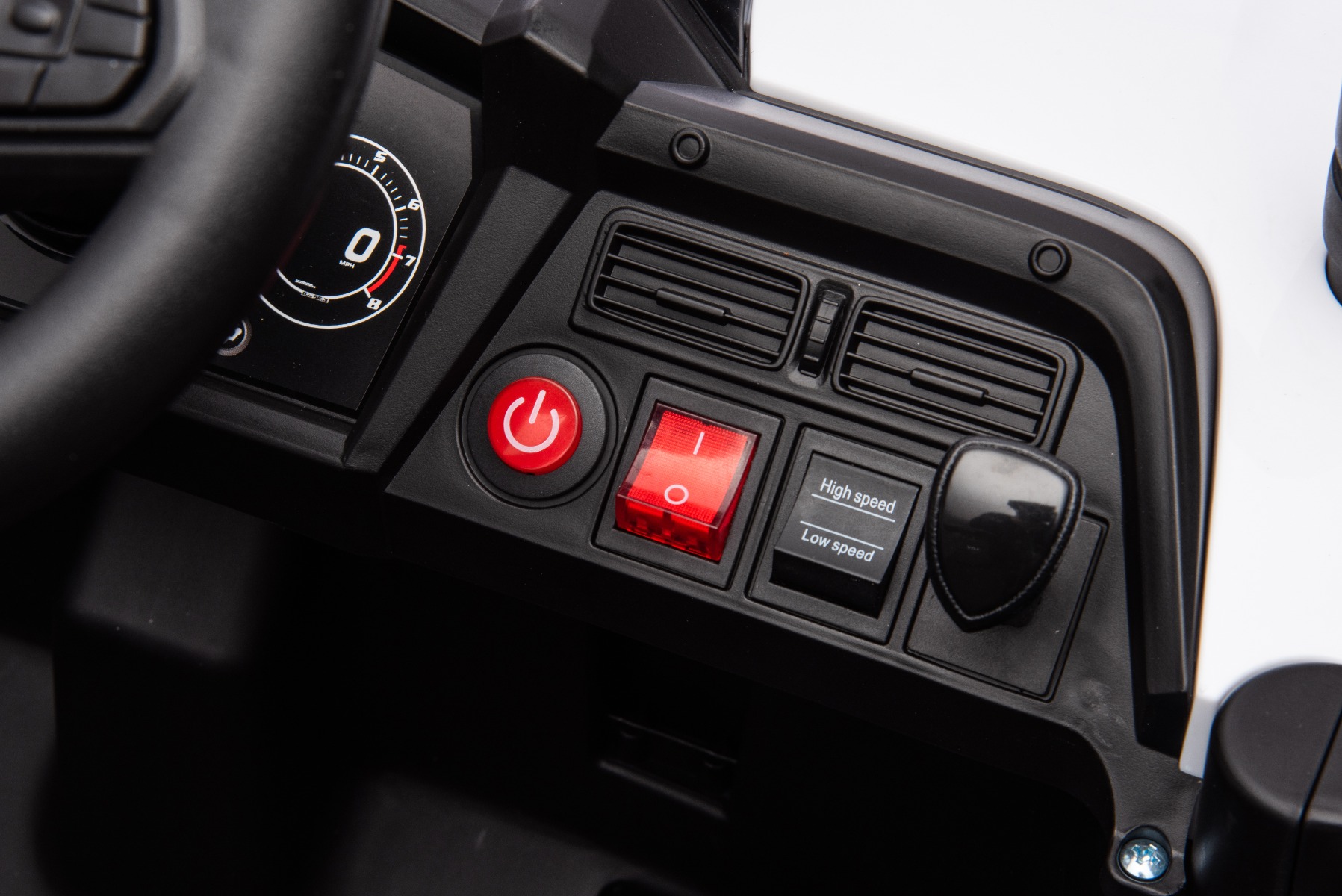 Mașină electrică copii UTV Small 12V, alb, Tracțiune spate, baterie 12V, Roți din plastic, banchetă dublă, Telecomandă 2,4 GHz, Un singur loc, MP3 player cu intrare USB/SD, Lumini LED - imagine 13