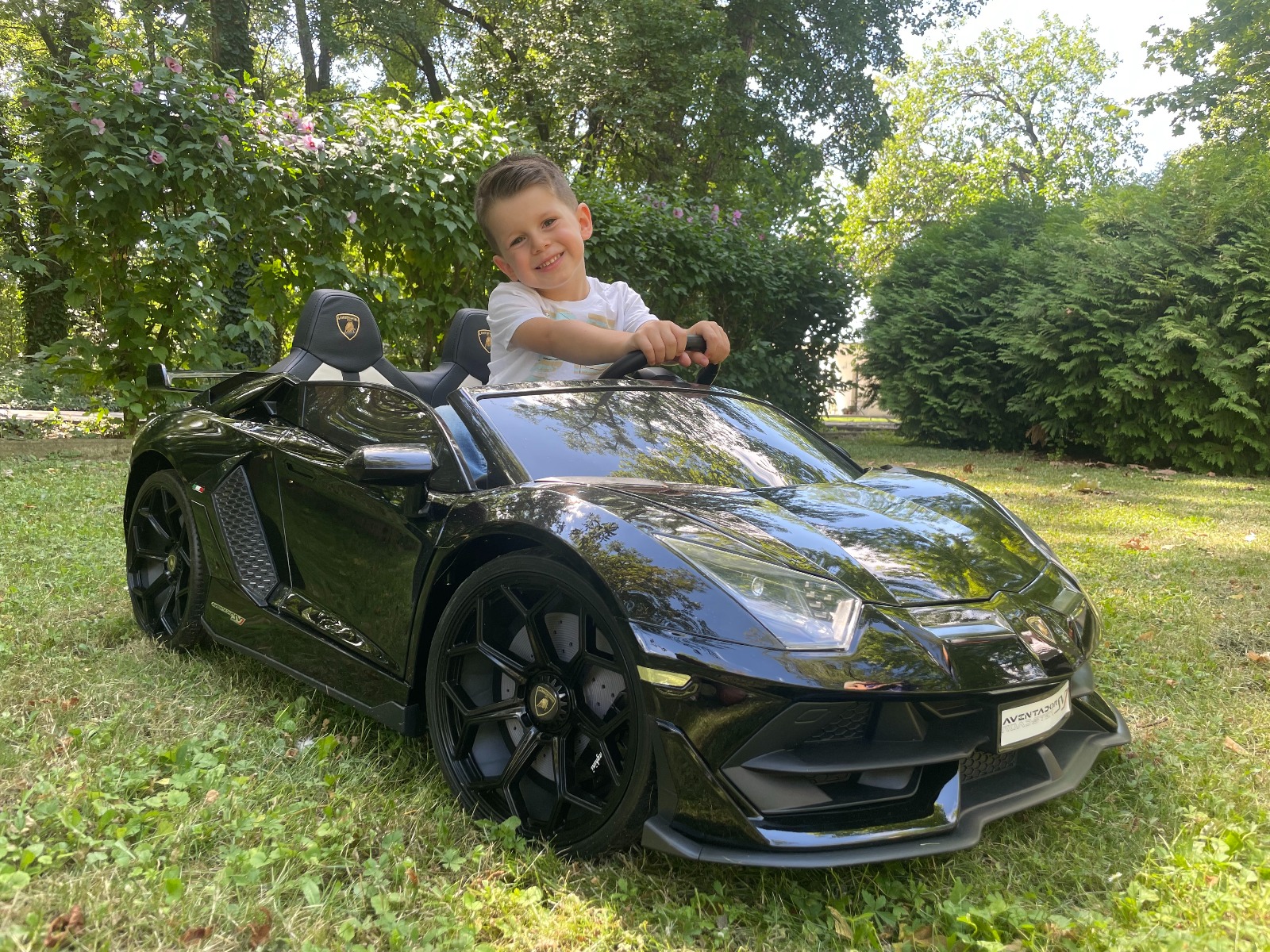 Mașină electrică copii Lamborghini Aventador 24V două locuri, caroserie lăcuită negru, 2.4 GHz DO, scaune moi din PU, afișaj LCD, suspensie, uși cu deschidere verticală, roți EVA moi, MOTOR 2 X 45W, licență ORIGINALĂ - imagine 23