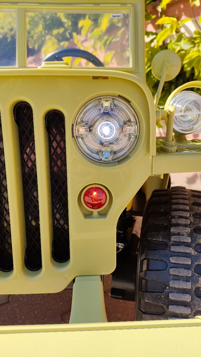 Mașinuță electrică pentru copii SUA ARMY-4X4, Verde, cu trei locuri, MP3 Player cu intrare USB / SD, suspensie integrală, lumini LED, parbriz pliabil, baterie portabilă 12V14AH, roți EVA, scaune din piele, telecomandă de 2,4 GHz, 4x4 - imagine 38