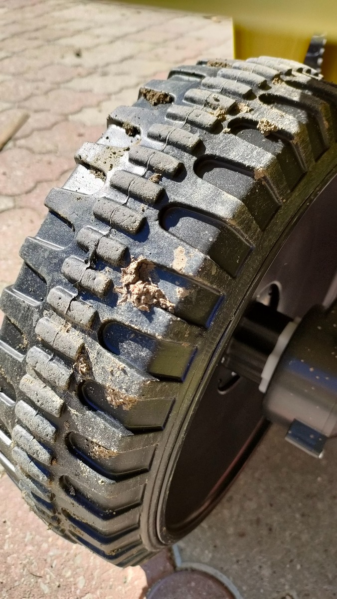 Mașinuță electrică pentru copii SUA ARMY-4X4, Verde, cu trei locuri, MP3 Player cu intrare USB / SD, suspensie integrală, lumini LED, parbriz pliabil, baterie portabilă 12V14AH, roți EVA, scaune din piele, telecomandă de 2,4 GHz, 4x4 - imagine 39