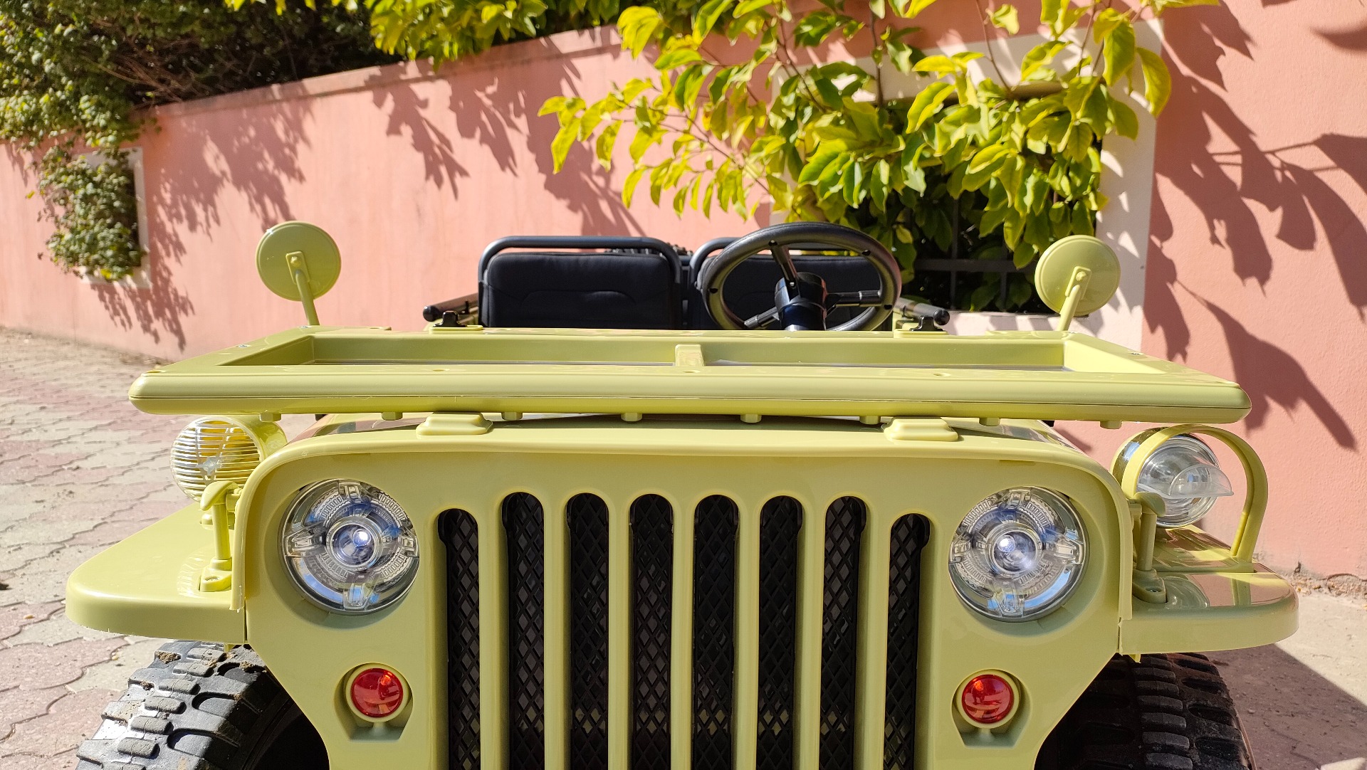 Mașinuță electrică pentru copii SUA ARMY-4X4, Verde, cu trei locuri, MP3 Player cu intrare USB / SD, suspensie integrală, lumini LED, parbriz pliabil, baterie portabilă 12V14AH, roți EVA, scaune din piele, telecomandă de 2,4 GHz, 4x4 - imagine 43