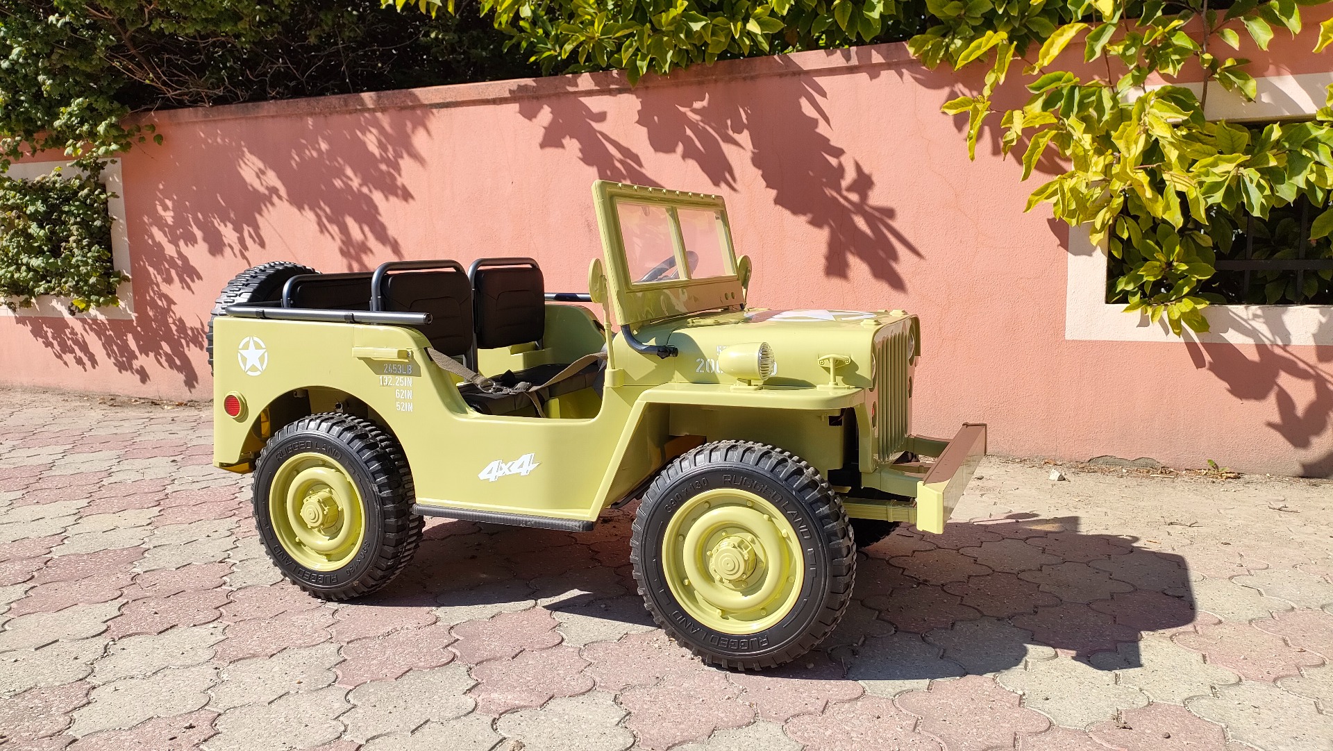 Mașinuță electrică pentru copii SUA ARMY-4X4, Verde, cu trei locuri, MP3 Player cu intrare USB / SD, suspensie integrală, lumini LED, parbriz pliabil, baterie portabilă 12V14AH, roți EVA, scaune din piele, telecomandă de 2,4 GHz, 4x4 - imagine 46