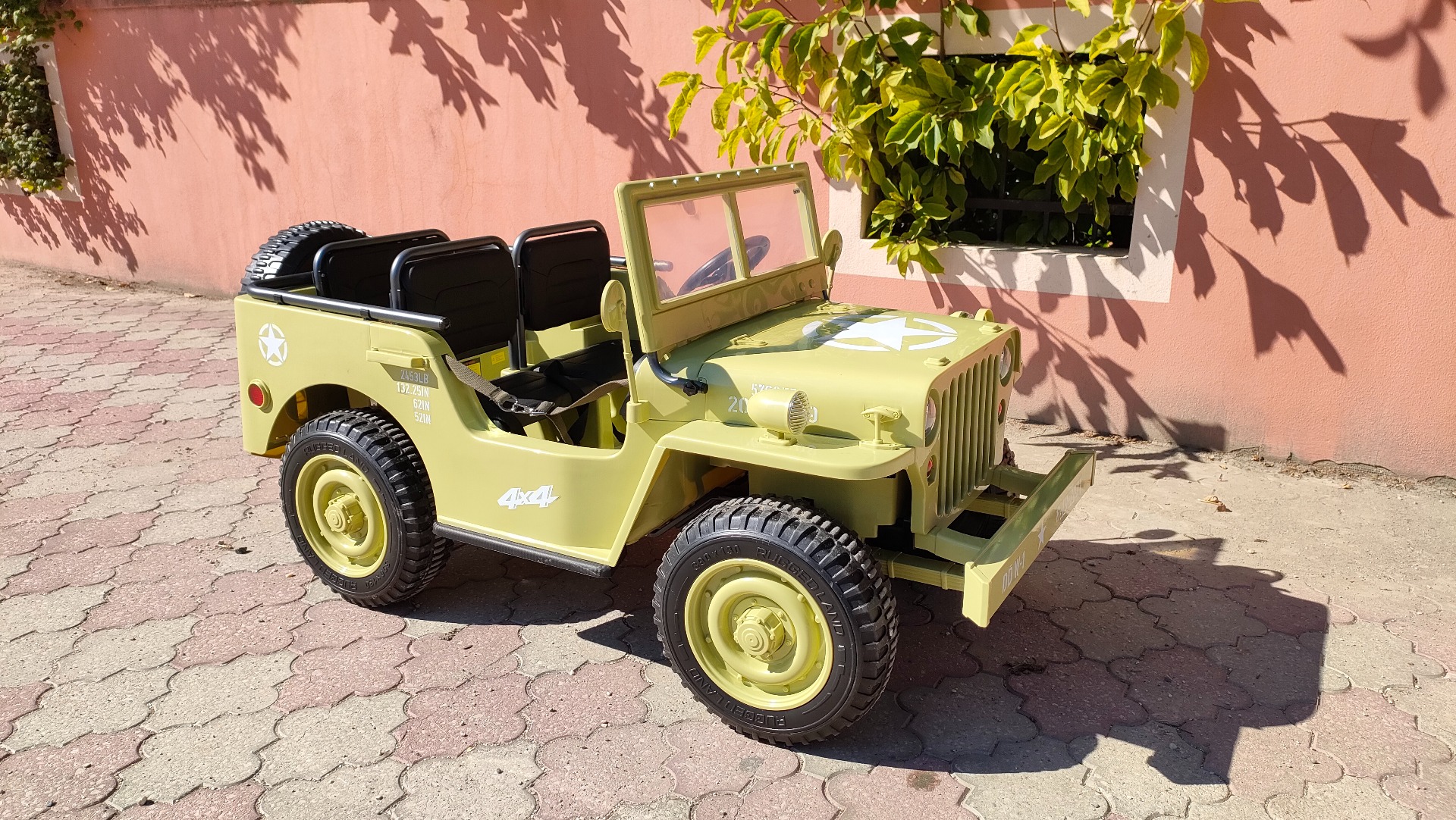 Mașinuță electrică pentru copii SUA ARMY-4X4, Verde, cu trei locuri, MP3 Player cu intrare USB / SD, suspensie integrală, lumini LED, parbriz pliabil, baterie portabilă 12V14AH, roți EVA, scaune din piele, telecomandă de 2,4 GHz, 4x4 - imagine 49