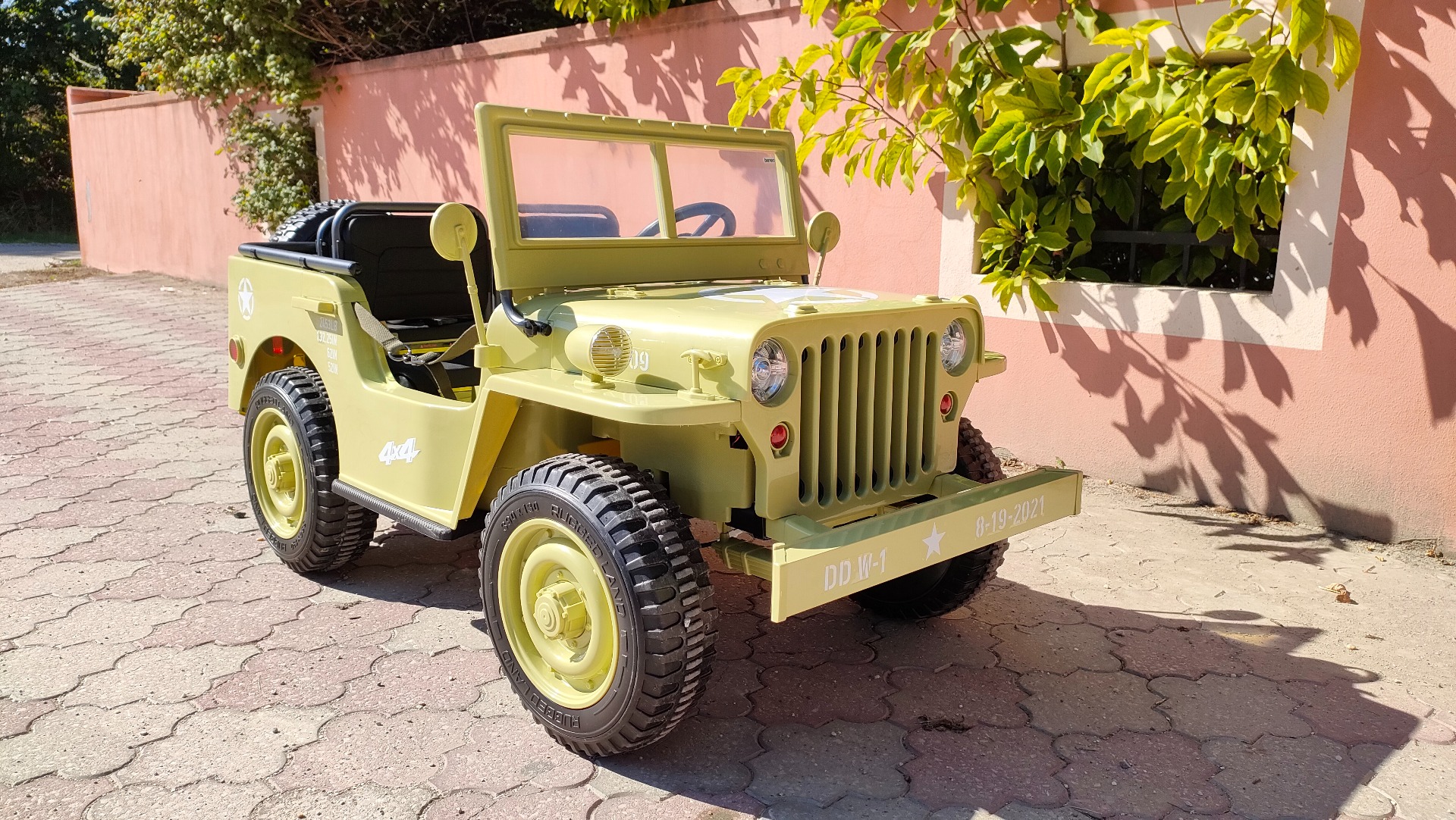 Mașinuță electrică pentru copii SUA ARMY-4X4, Verde, cu trei locuri, MP3 Player cu intrare USB / SD, suspensie integrală, lumini LED, parbriz pliabil, baterie portabilă 12V14AH, roți EVA, scaune din piele, telecomandă de 2,4 GHz, 4x4 - imagine 50