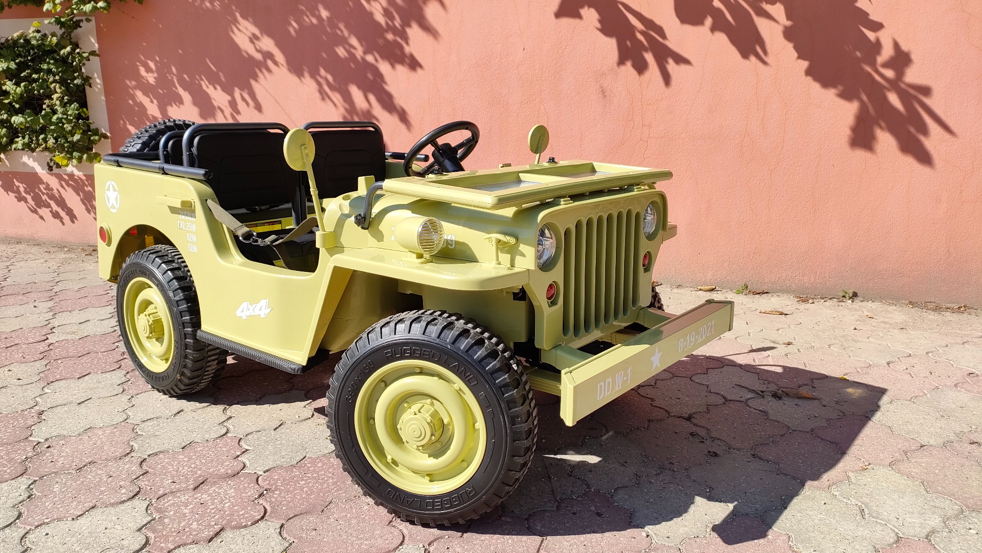 Mașinuță electrică pentru copii SUA ARMY-4X4, Verde, cu trei locuri, MP3 Player cu intrare USB / SD, suspensie integrală, lumini LED, parbriz pliabil, baterie portabilă 12V14AH, roți EVA, scaune din piele, telecomandă de 2,4 GHz, 4x4 - imagine 53