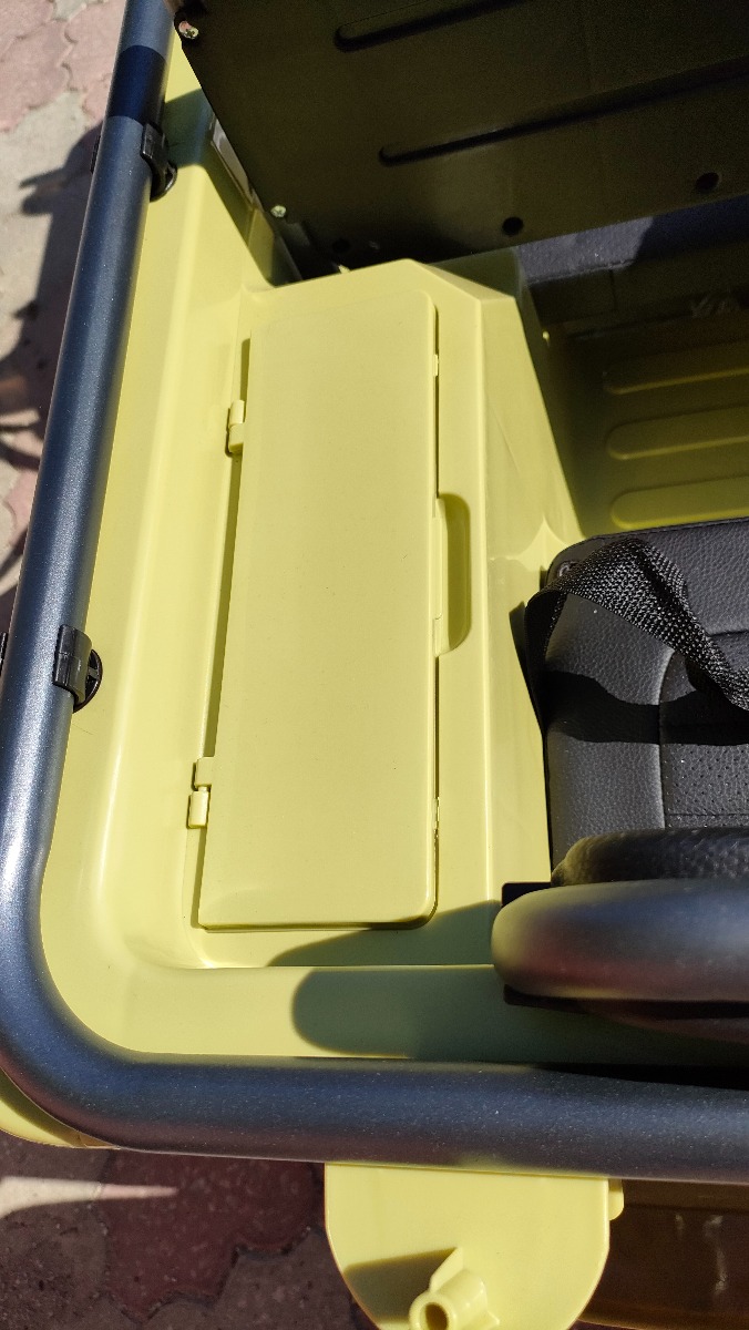 Mașinuță electrică pentru copii SUA ARMY-4X4, Verde, cu trei locuri, MP3 Player cu intrare USB / SD, suspensie integrală, lumini LED, parbriz pliabil, baterie portabilă 12V14AH, roți EVA, scaune din piele, telecomandă de 2,4 GHz, 4x4 - imagine 69