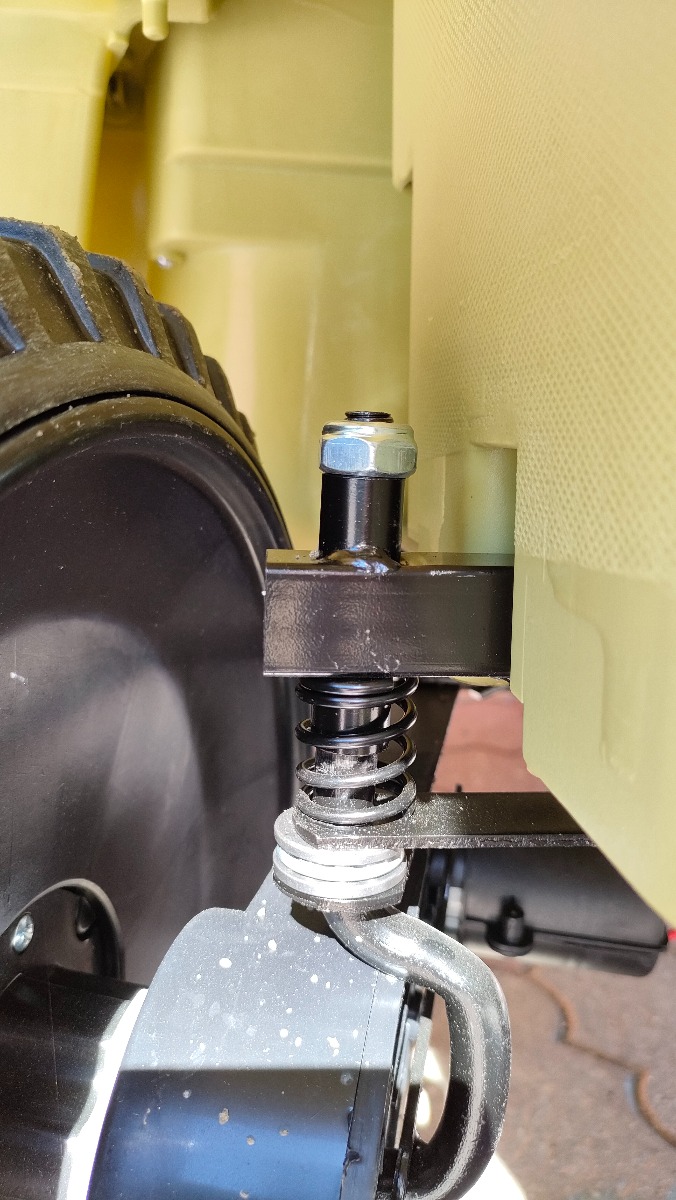 Mașinuță electrică pentru copii SUA ARMY-4X4, Verde, cu trei locuri, MP3 Player cu intrare USB / SD, suspensie integrală, lumini LED, parbriz pliabil, baterie portabilă 12V14AH, roți EVA, scaune din piele, telecomandă de 2,4 GHz, 4x4 - imagine 71