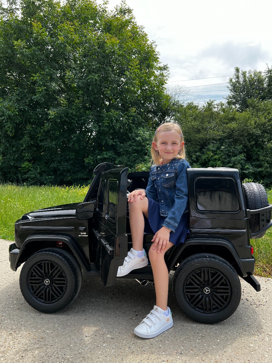 Mașină electrică Mercedes-Benz G63 AMG 4x4 cu două locuri 12V, roșu, MP3 Player cu intrare USB/AUX, tracțiune 4x4, baterie 12V14Ah, roți EVA cu suspensie, scaune din piele, telecomandă, licențiat - imagine 34