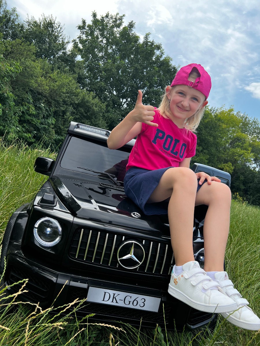 Mașină electrică Mercedes-Benz G63 AMG 4x4 cu două locuri 12V, alb, MP3 Player cu intrare USB/AUX, tracțiune 4x4, baterie 12V14Ah, roți EVA cu suspensie, scaune din piele, telecomandă, licențiat - imagine 32