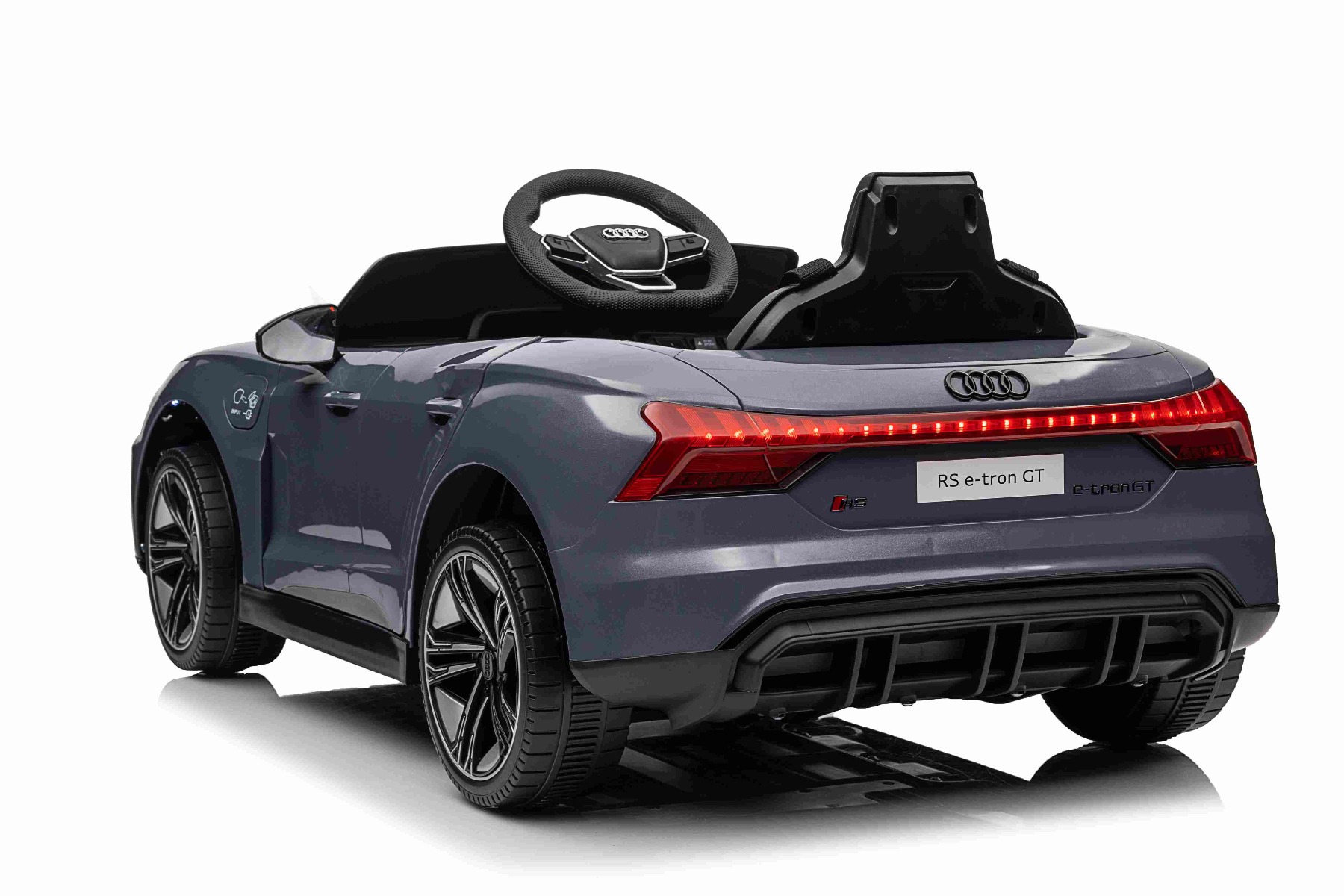 Maşinuţa electrica copii Audi RS E-tron GT 12V, gri, scaun lat, telecomandă 2.4 GHz, intrare USB / AUX, Bluetooth, suspensie, baterie litiu, lumini LED, motor 2 x 25W, licență ORIGINALĂ - imagine 11