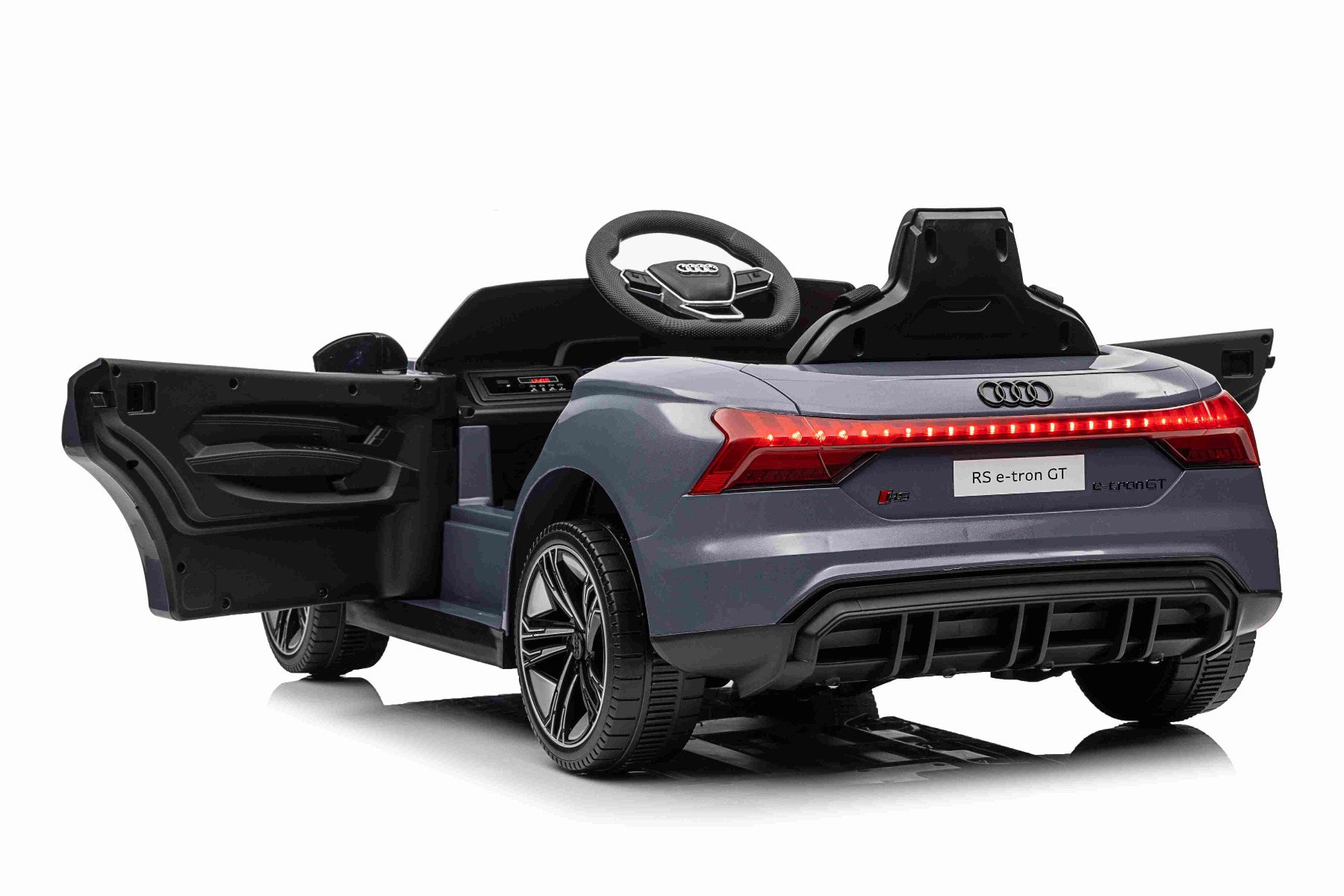 Maşinuţa electrica copii Audi RS E-tron GT 12V, gri, scaun lat, telecomandă 2.4 GHz, intrare USB / AUX, Bluetooth, suspensie, baterie litiu, lumini LED, motor 2 x 25W, licență ORIGINALĂ - imagine 19