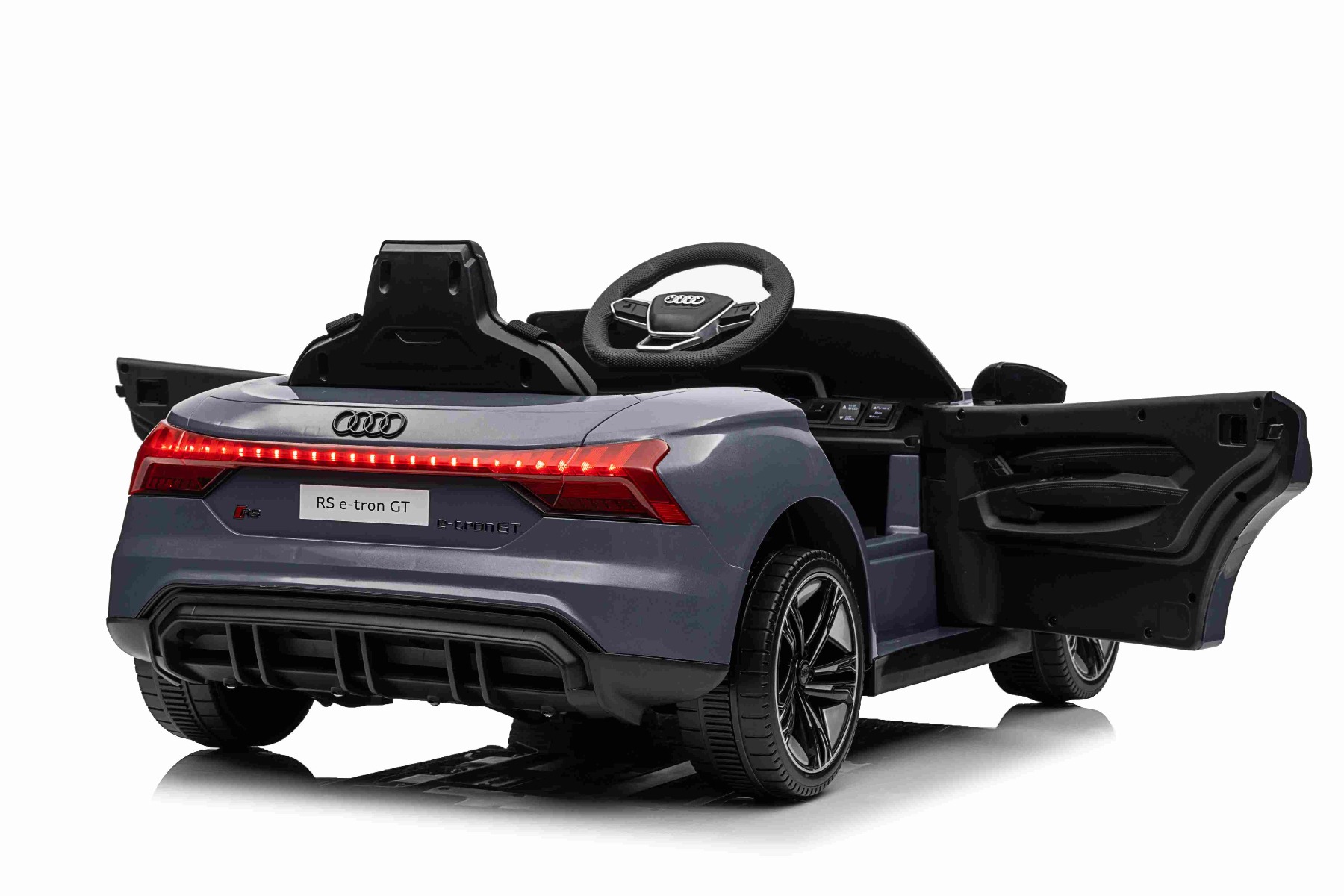 Maşinuţa electrica copii Audi RS E-tron GT 12V, gri, scaun lat, telecomandă 2.4 GHz, intrare USB / AUX, Bluetooth, suspensie, baterie litiu, lumini LED, motor 2 x 25W, licență ORIGINALĂ - imagine 21