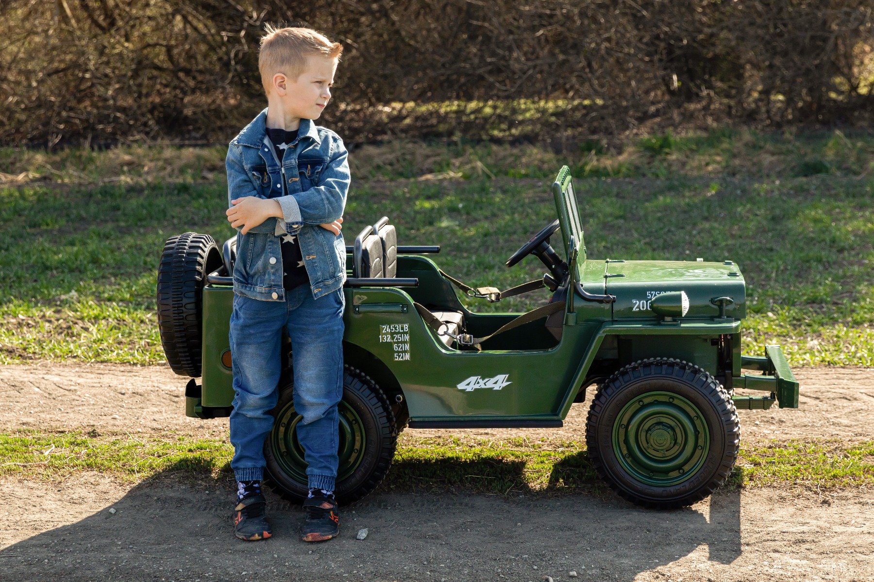 Mașinuță electrică pentru copii SUA ARMY-4X4, Verde, cu trei locuri, MP3 Player cu intrare USB / SD, suspensie integrală, lumini LED, parbriz pliabil, baterie portabilă 12V14AH, roți EVA, scaune din piele, telecomandă de 2,4 GHz, 4x4 - imagine 12