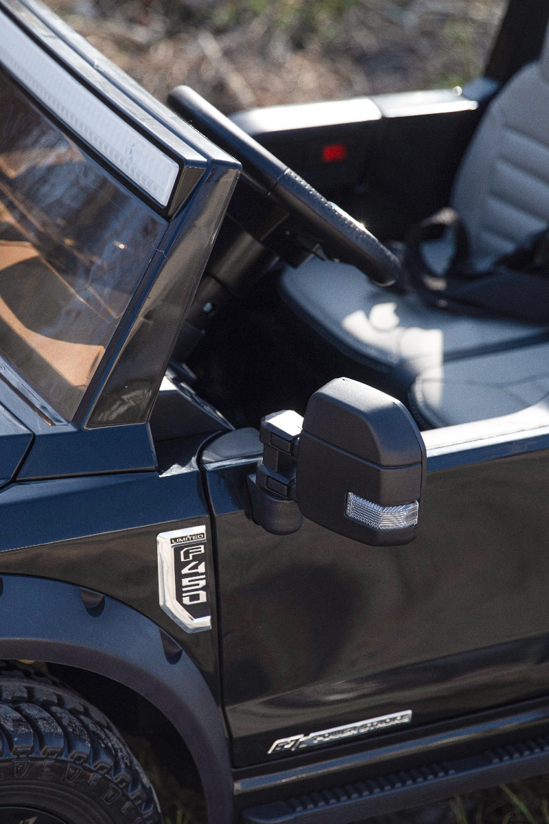 Mașină electrică pentru copii Ford Super Duty 24V negru, două locuri, tracțiune 4X4, motoare performante 24V, baterie portabilă, roți duble EVA spate, scaun din plastic, telecomandă 2,4 GHz, rampă lumină cu LED, MP3 player intrare USB, licență ORIGINALĂ - imagine 13