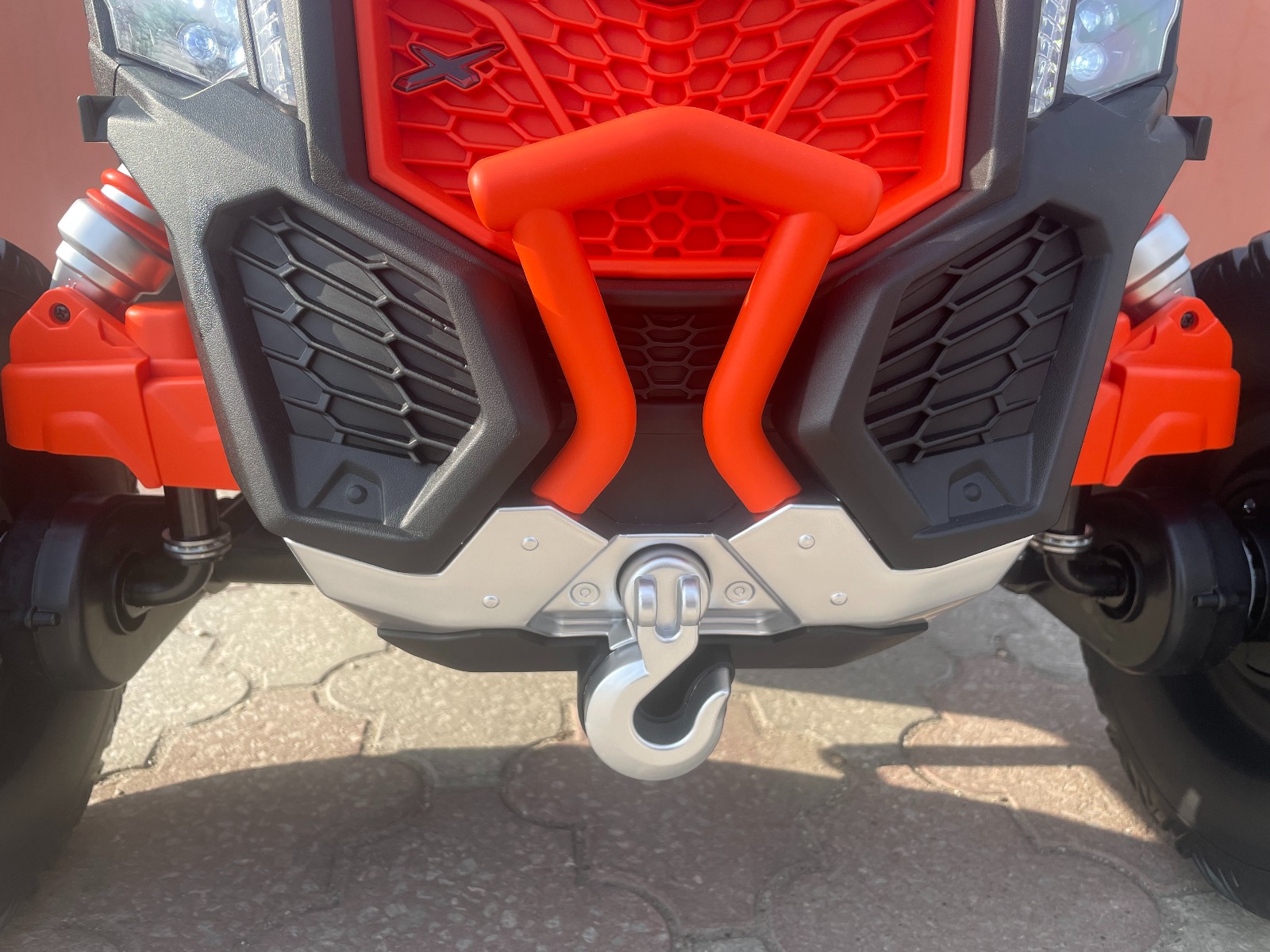 Mașină electrică copii Can-am Maverick 24V, portocaliu, cu două locuri, suspensie spate, telecomandă 2,4 Ghz, Baterie litiu portabilă, 4 motoare de 200 W, roți EVA, scaune din piele, player MP3 cu intrare USB/SD, model cu licență - imagine 19