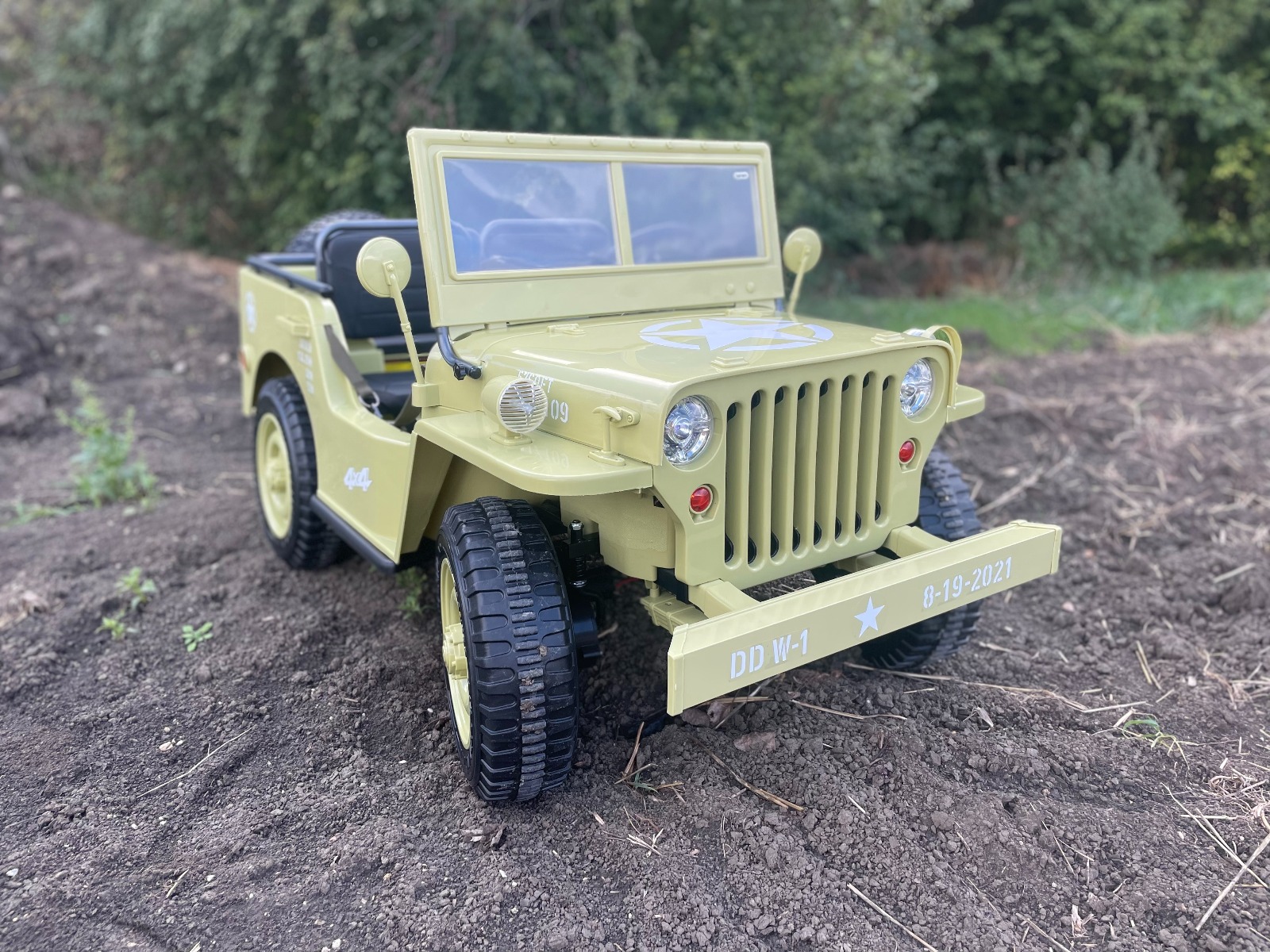 Mașinuță electrică pentru copii SUA ARMY-4X4, Verde, cu trei locuri, MP3 Player cu intrare USB / SD, suspensie integrală, lumini LED, parbriz pliabil, baterie portabilă 12V14AH, roți EVA, scaune din piele, telecomandă de 2,4 GHz, 4x4 - imagine 26