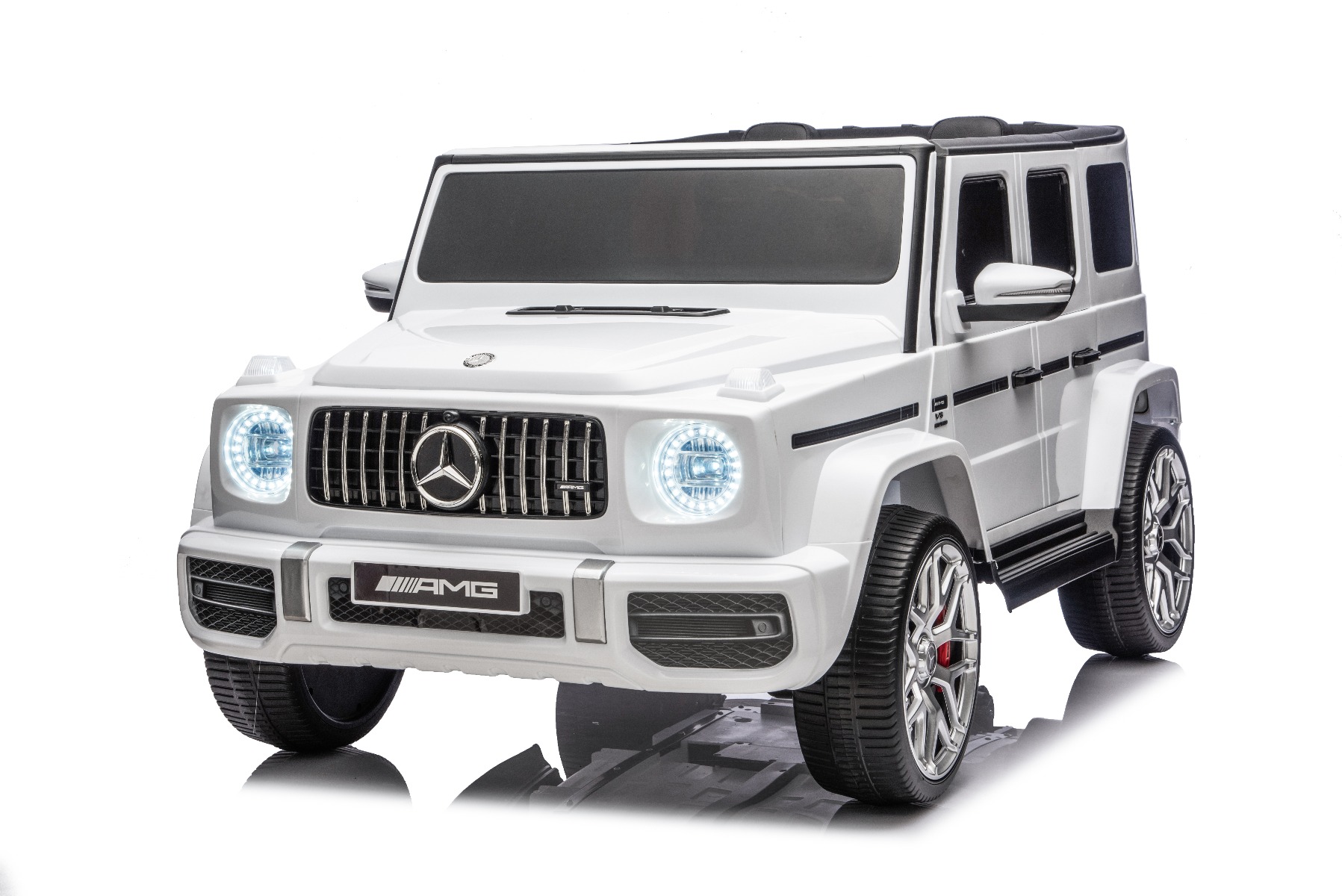 Mașină electrică de jucărie Mercedes-Benz G63 AMG 4x4 cu două locuri, alb, player MP3 cu conexiune USB/AUX și Bluetooth, tractiune 4x4, baterie litiu, roti EVA cu suspensie, scaune din piele artificială, telecomandă, licentă originală - imagine 7