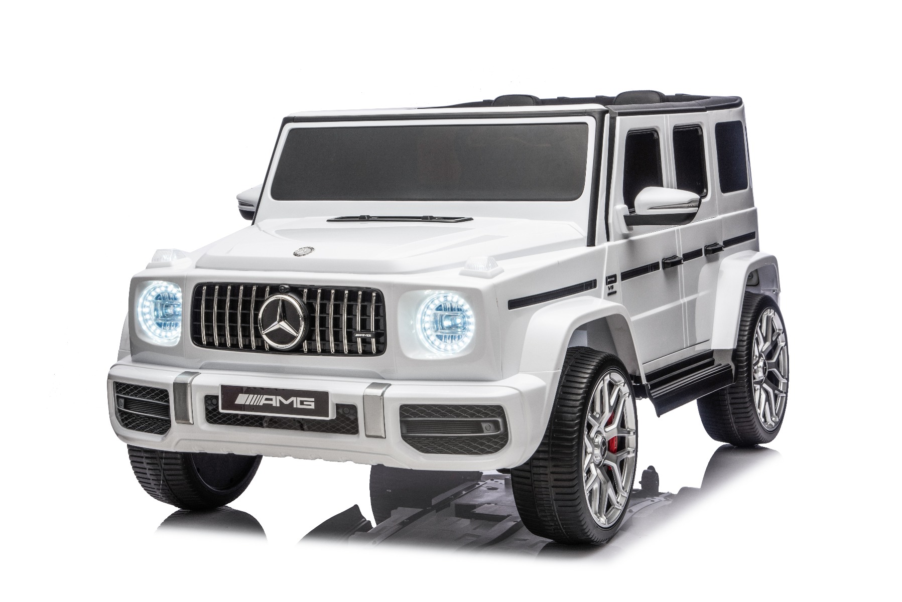 Mașină electrică de jucărie Mercedes-Benz G63 AMG 4x4 cu două locuri, alb, player MP3 cu conexiune USB/AUX și Bluetooth, tractiune 4x4, baterie litiu, roti EVA cu suspensie, scaune din piele artificială, telecomandă, licentă originală - imagine 9