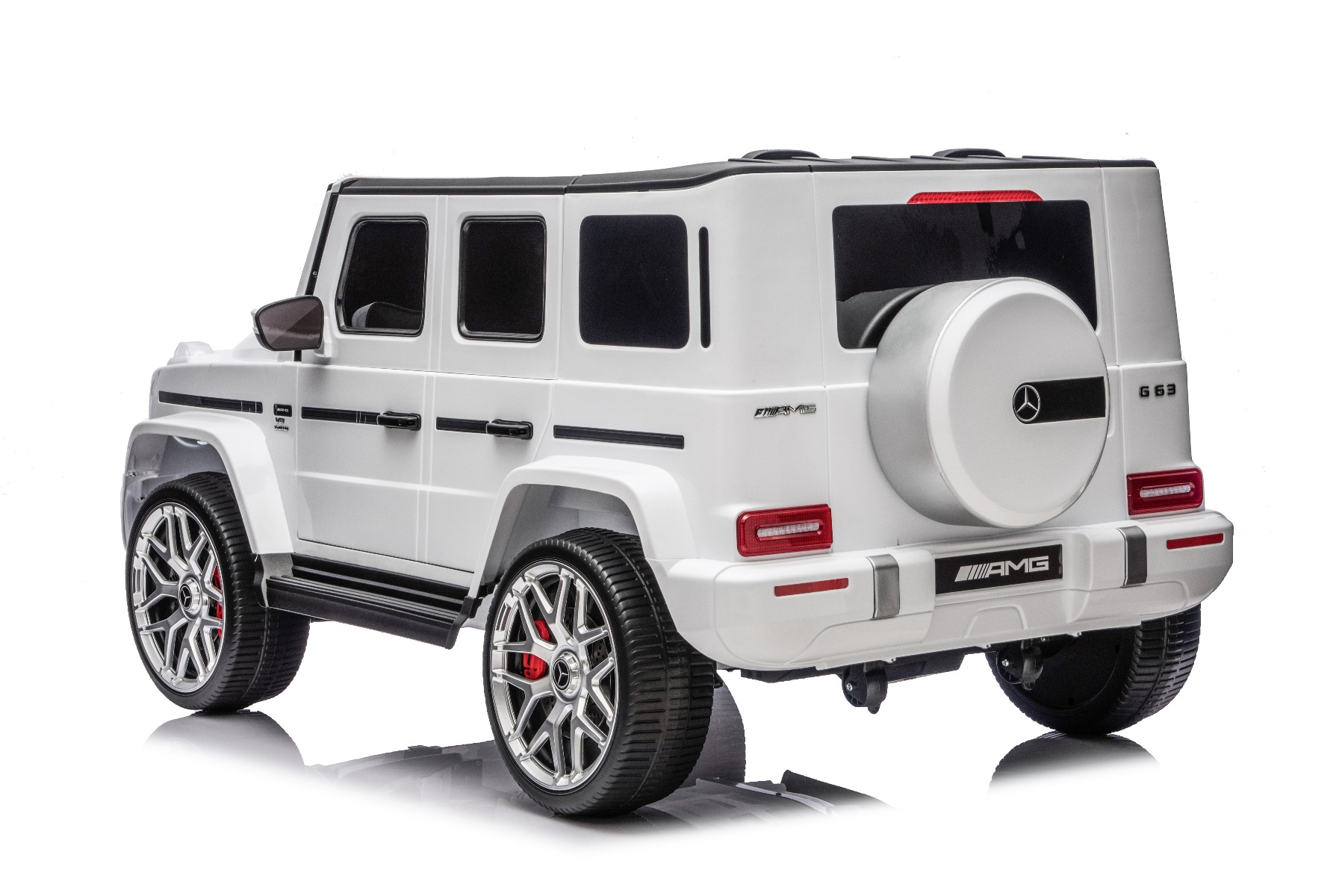 Mașină electrică de jucărie Mercedes-Benz G63 AMG 4x4 cu două locuri, alb, player MP3 cu conexiune USB/AUX și Bluetooth, tractiune 4x4, baterie litiu, roti EVA cu suspensie, scaune din piele artificială, telecomandă, licentă originală - imagine 12