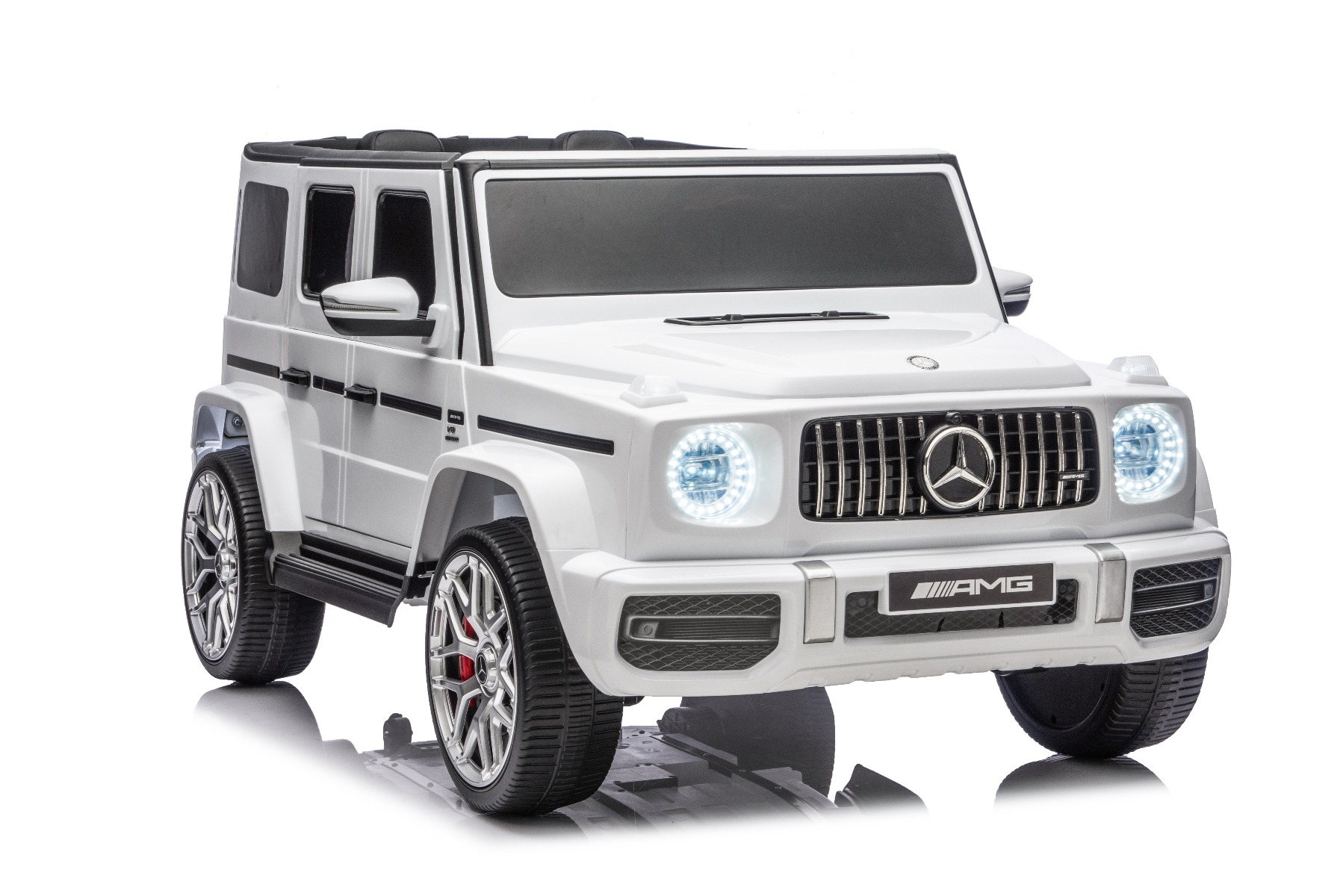 Mașină electrică de jucărie Mercedes-Benz G63 AMG 4x4 cu două locuri, alb, player MP3 cu conexiune USB/AUX și Bluetooth, tractiune 4x4, baterie litiu, roti EVA cu suspensie, scaune din piele artificială, telecomandă, licentă originală - imagine 21