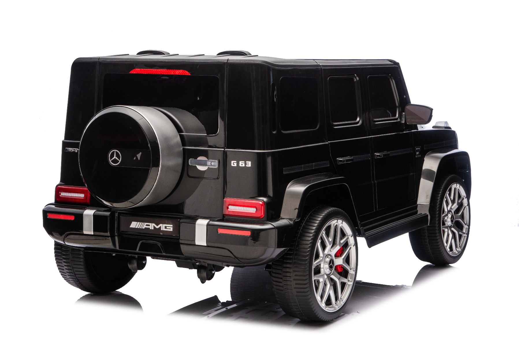 Mașină electrică de jucărie Mercedes-Benz G63 AMG 4x4 cu două locuri, negru, player MP3 cu conexiune USB/AUX și Bluetooth, tracțiune 4x4, baterie litiu, roți EVA cu suspensie, scaune din piele artificială, telecomandă, licență originală - imagine 18