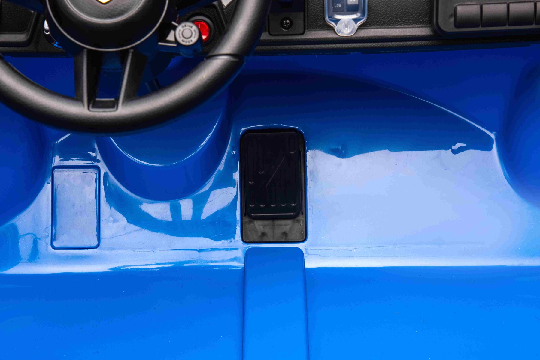 Mașină electrică copii Porsche 911 GT3 24V cu tracțiune 4x4, albastru, scaun cu două locuri, telecomandă 2.4 GHz, intrare USB/AUX, motoare 200W, suspensie, baterie litiu, lumini LED față și spate, licență ORIGINALĂ - imagine 11