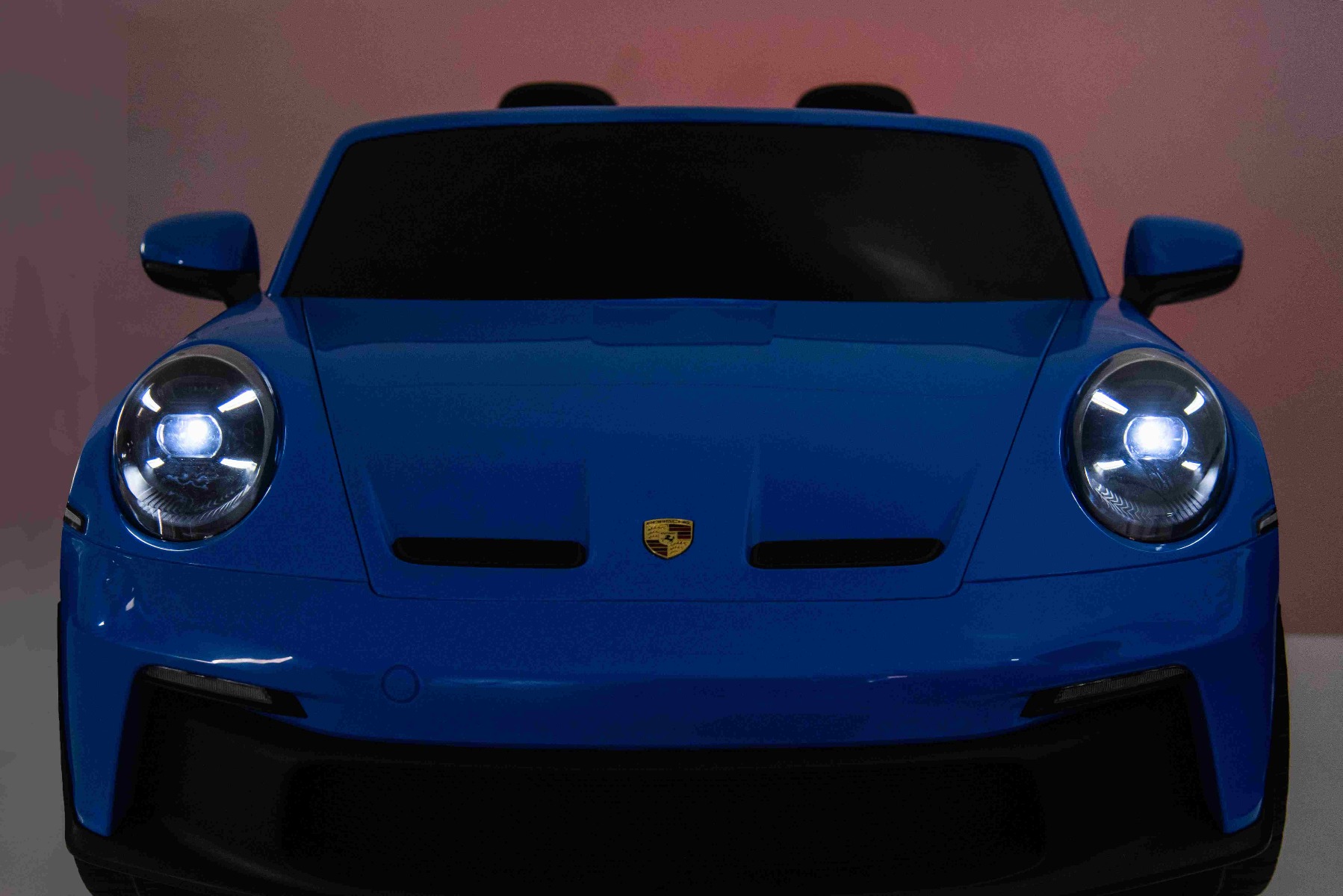Mașină electrică copii Porsche 911 GT3 24V cu tracțiune 4x4, albastru, scaun cu două locuri, telecomandă 2.4 GHz, intrare USB/AUX, motoare 200W, suspensie, baterie litiu, lumini LED față și spate, licență ORIGINALĂ - imagine 15