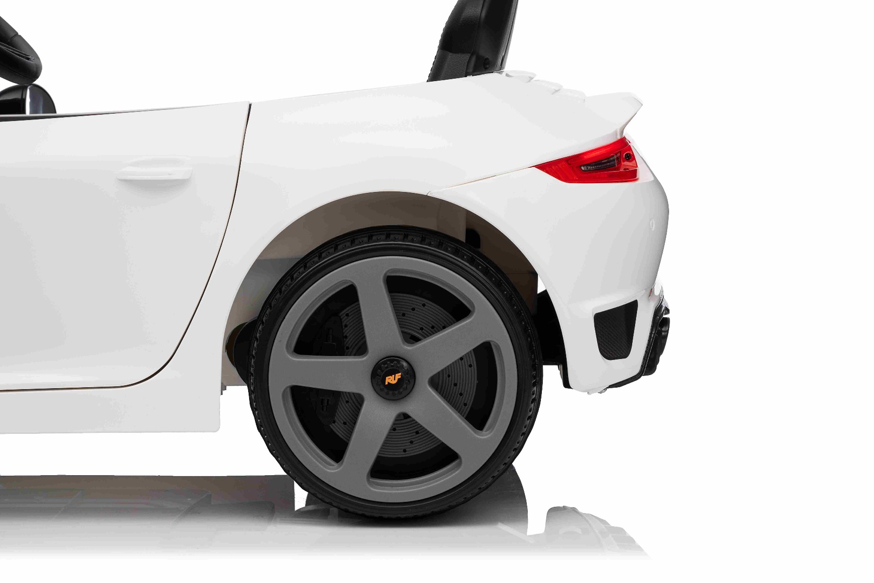 Mașină electrică copii RUF GT 12V, alb, Uși care se deschid, Telecomandă 2.4 GHz, Lumini LED față și spate, Intrare USB/Aux, Baterie litiu, Motor 2 X 35W, Licență ORIGINALĂ - imagine 28