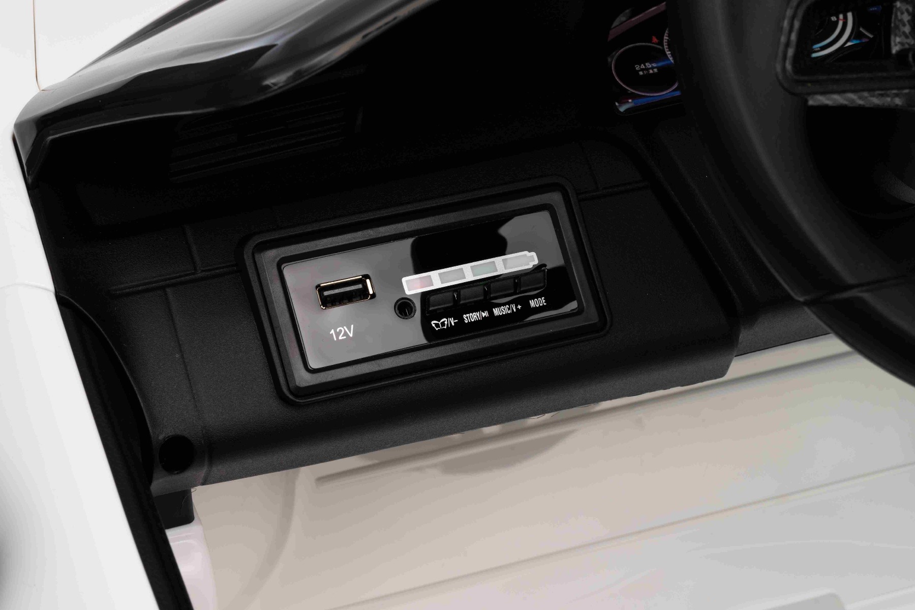 Mașină electrică copii RUF GT 12V, alb, Uși care se deschid, Telecomandă 2.4 GHz, Lumini LED față și spate, Intrare USB/Aux, Baterie litiu, Motor 2 X 35W, Licență ORIGINALĂ - imagine 32