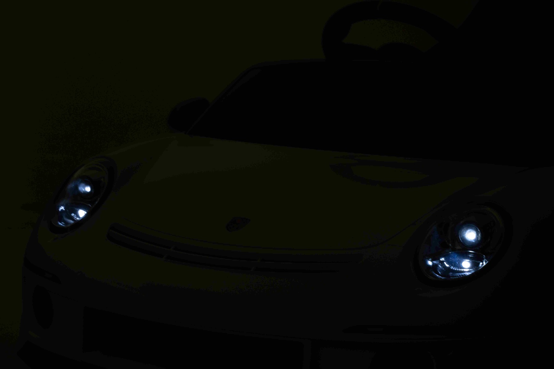 Mașină electrică copii RUF GT 12V, alb, Uși care se deschid, Telecomandă 2.4 GHz, Lumini LED față și spate, Intrare USB/Aux, Baterie litiu, Motor 2 X 35W, Licență ORIGINALĂ - imagine 47