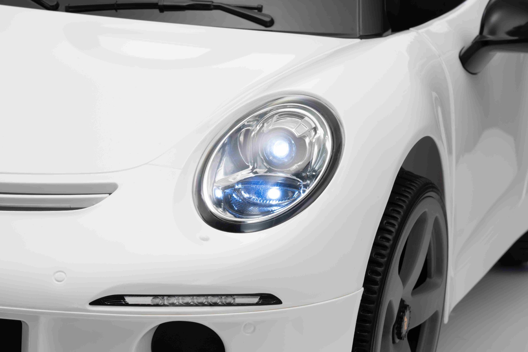 Mașină electrică copii RUF GT 12V, alb, Uși care se deschid, Telecomandă 2.4 GHz, Lumini LED față și spate, Intrare USB/Aux, Baterie litiu, Motor 2 X 35W, Licență ORIGINALĂ - imagine 49