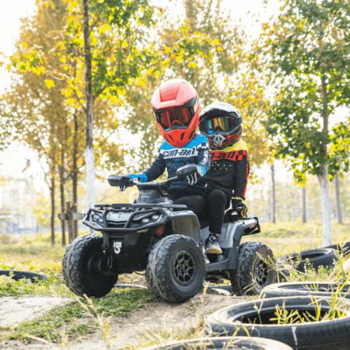 ATV electric copii cu 2 locuri Can-Am Outlander 24V 4×4 800W, roti EVA, scaun piele, Bluetooth, Gri
