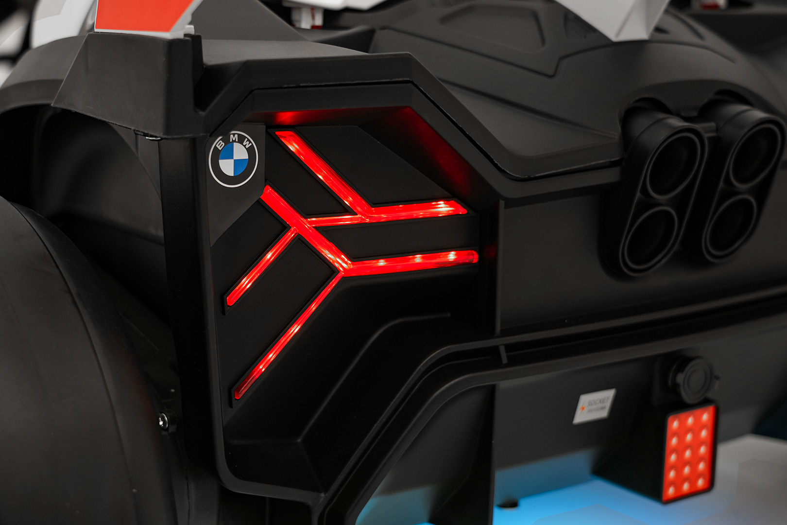 Kart electric pentru copii BMW Drift 24V 400W cu viteza maxima 13 km/h (0978) Alb - imagine 9