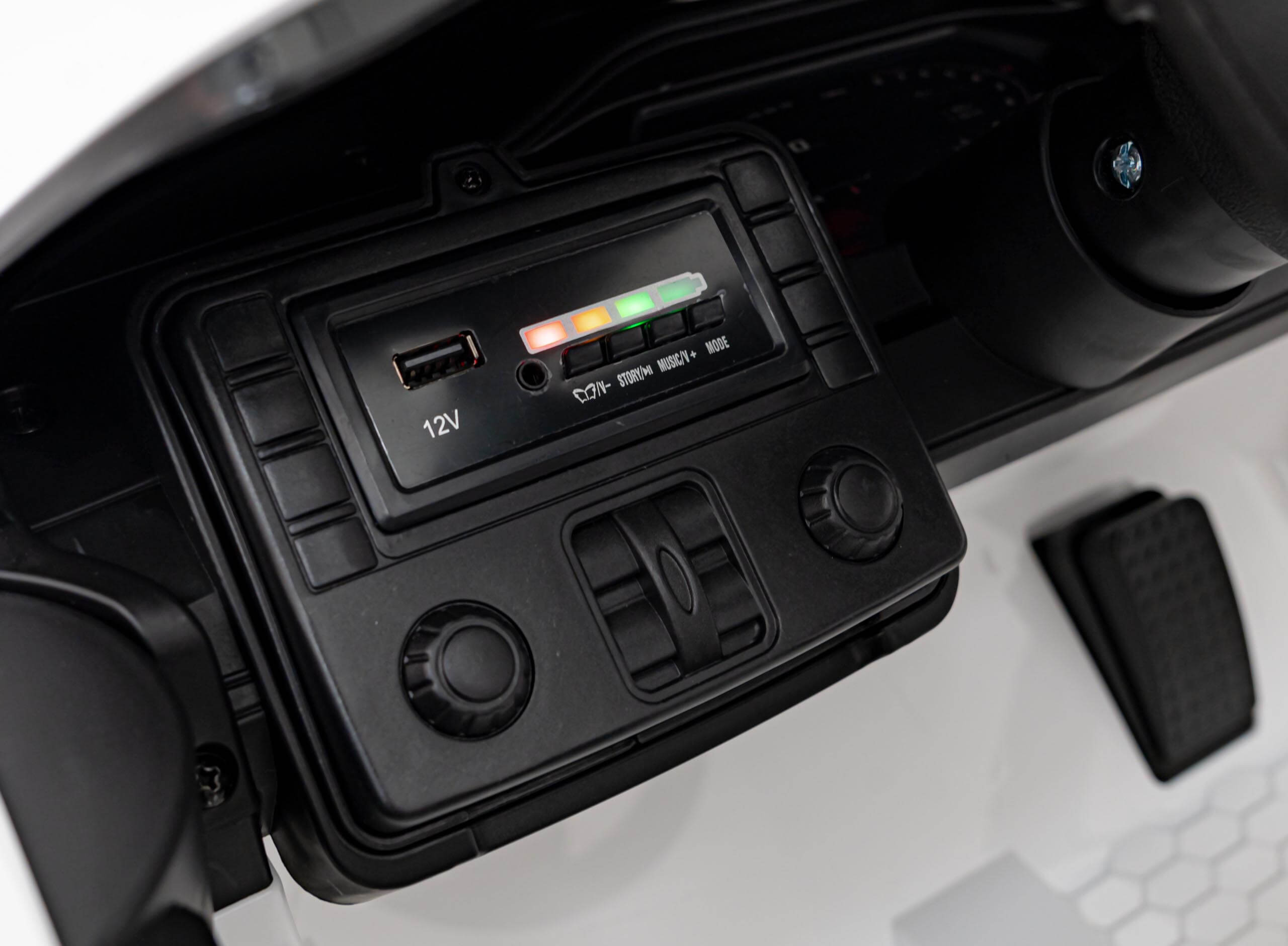 Masinuta electrica pentru copii BMW M4 Competition 12V 90W (sx2418) Alb - imagine 9