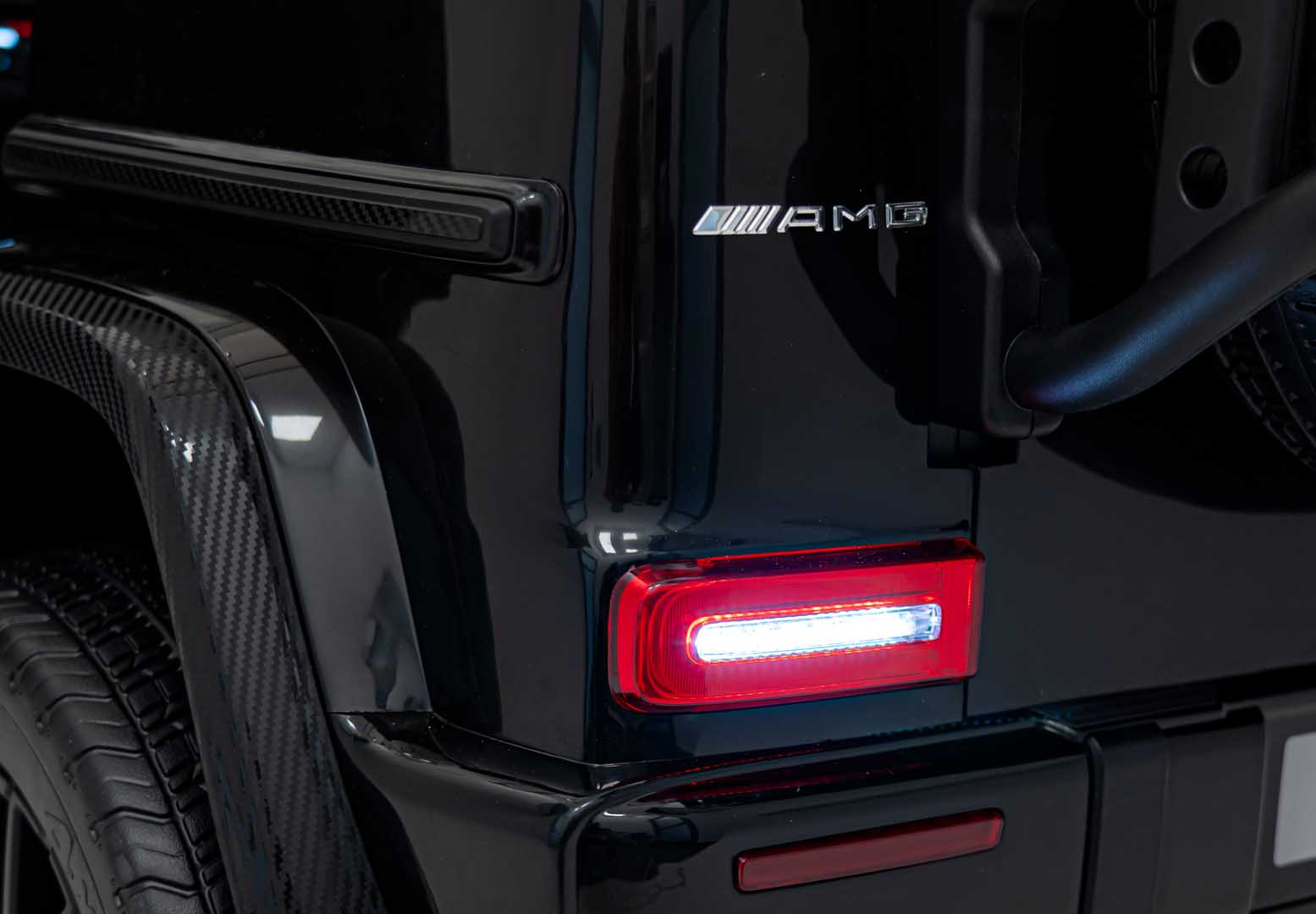 Masina electrica pentru copii cu 2 locuri, Mercedes AMG G63 XXL 24V 800W 4x4 ecran LCD, echipare Lux (G63-mp4) Negru - imagine 6