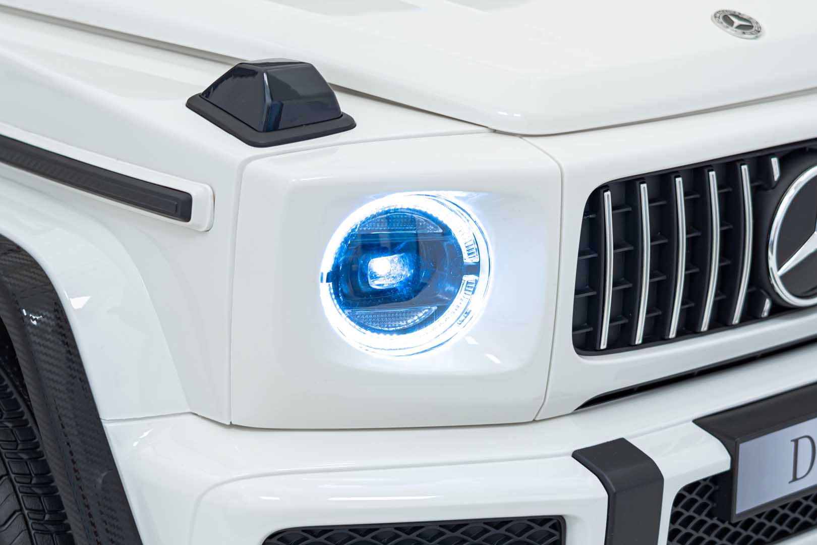 Masina electrica pentru copii cu 2 locuri, Mercedes AMG G63 XXL 24V 800W 4x4 ecran LCD, echipare Lux (G63-mp4) Alb - imagine 12