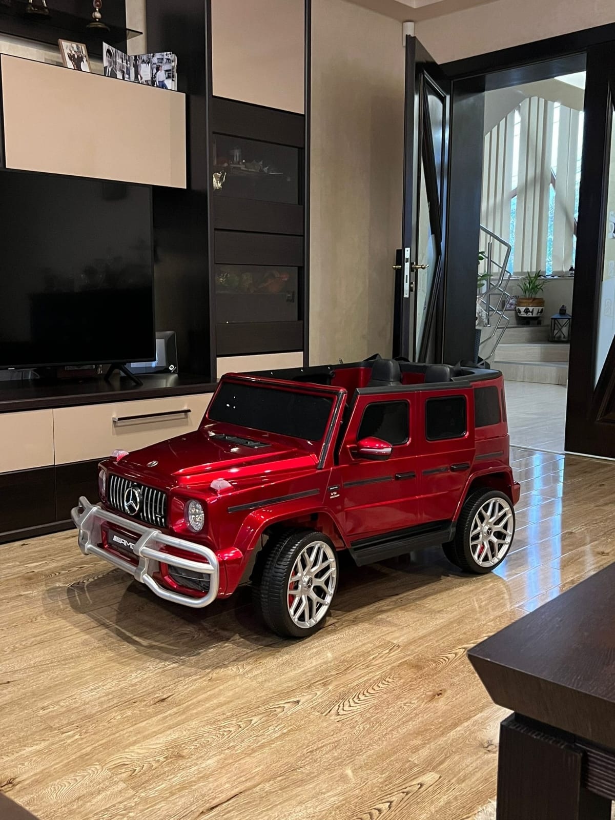 Masinuta electrica pentru copii cu 2 locuri, Mercedes AMG G63 NOU XXL 24V 200W 4x4 (s307) Visiniu metalizat