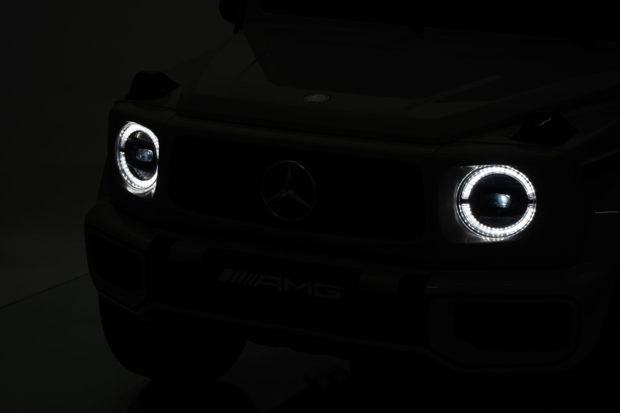 Masinuta electrica pentru copii, Mercedes AMG G63 12V 4x4, roti EVA, scaun piele, telecomanda parentala, Gri - imagine 13