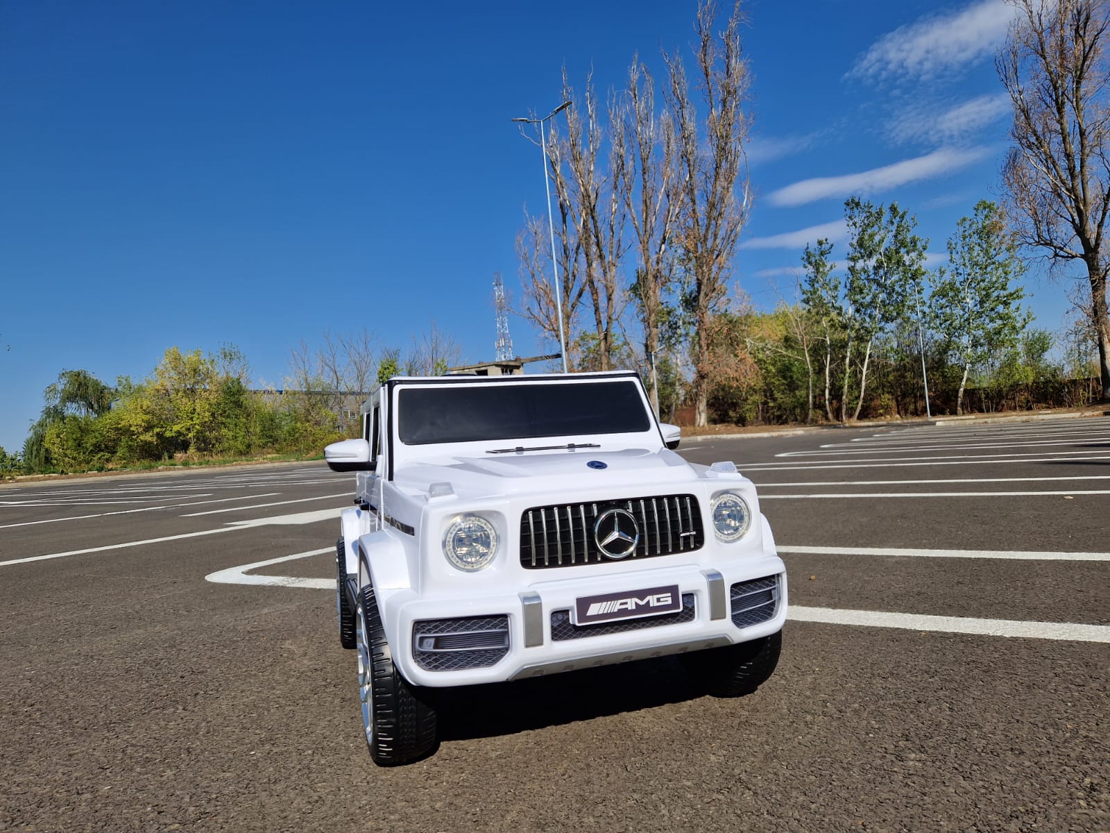 Masinuta electrica pentru copii Mercedes Benz AMG G63 12V 60W Lux (s306) Alb - imagine 9