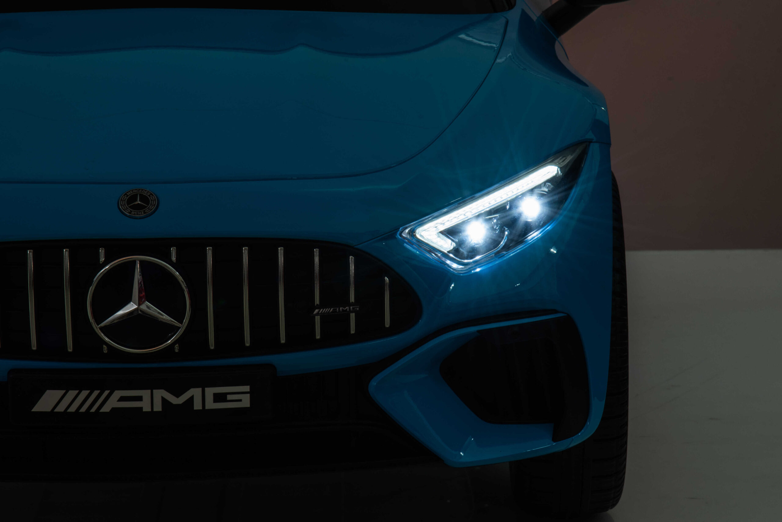Masinuta electrica pentru copii Mercedes Benz AMG SL63 4x4 12V 200W, roti EVA, scaun piele, telecomanda parentala, Albastru metalizat - imagine 11