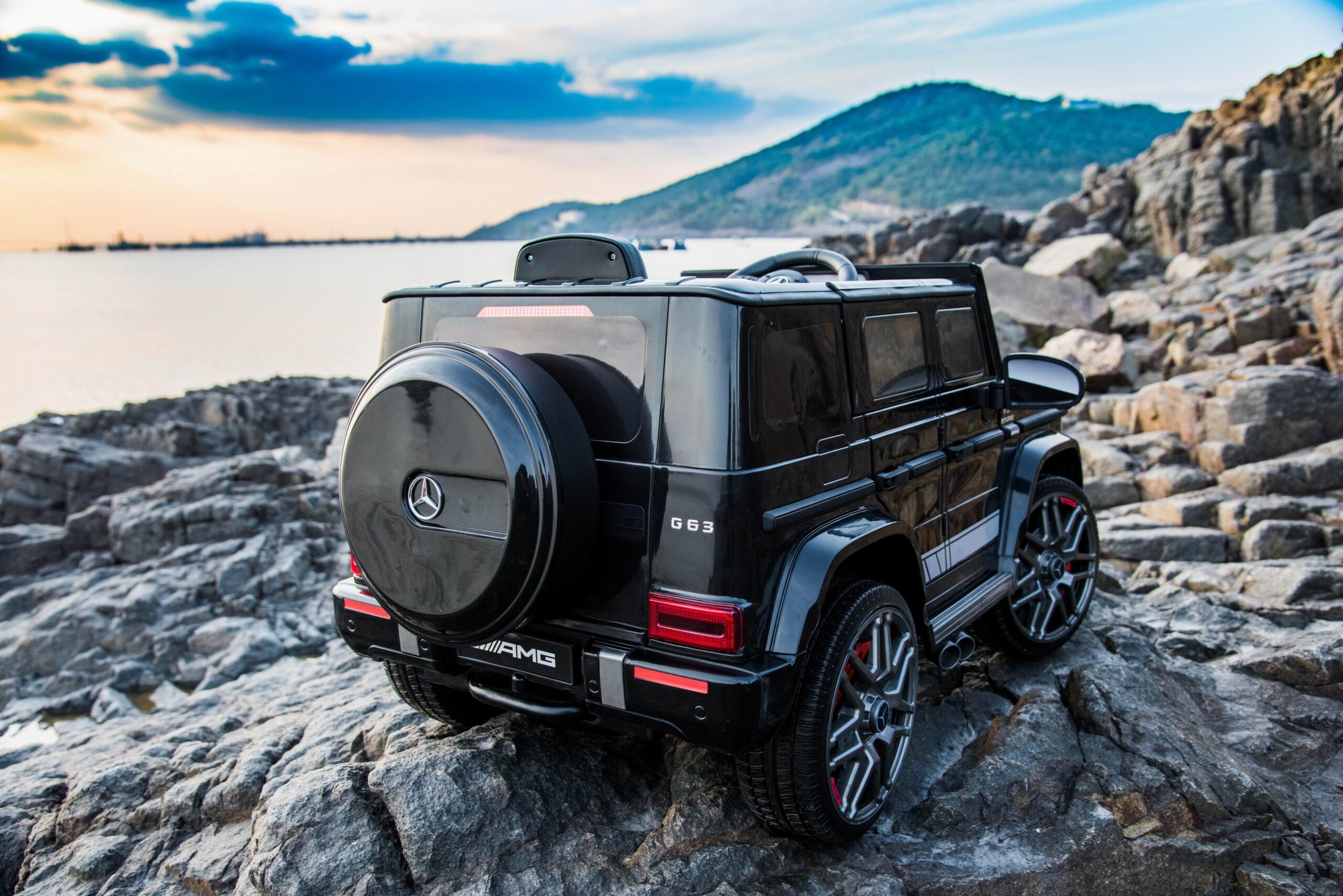 Masinuta electrica pentru copii Mercedes AMG G63 12V 60W (BBH-0002HD) Negru - imagine 3