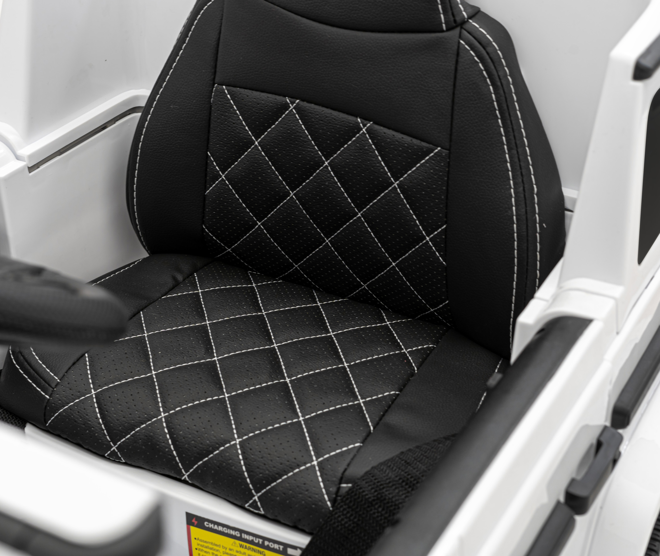 Masinuta electrica pentru copii Mercedes AMG G63 12V 70W, roti EVA, scaun piele, telecomanda parentala, Alb - imagine 3