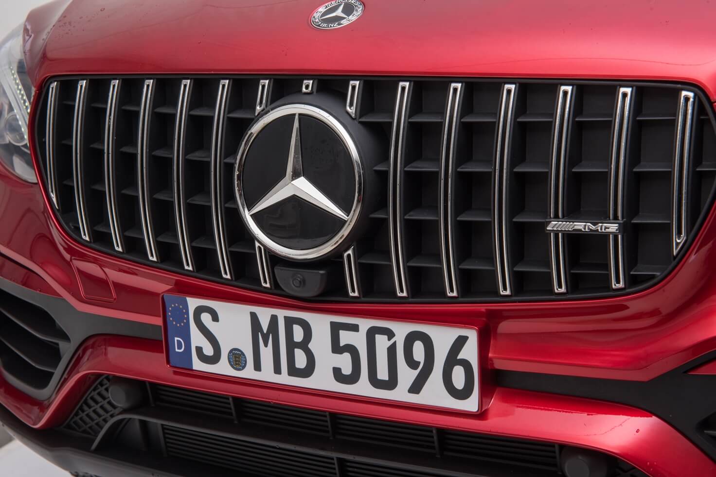 Masinuta electrica pentru copii cu 2 locuri Mercedes AMG GLC 63s 4x4 cu ecran LCD (XMX608) Visiniu metalizat - imagine 17