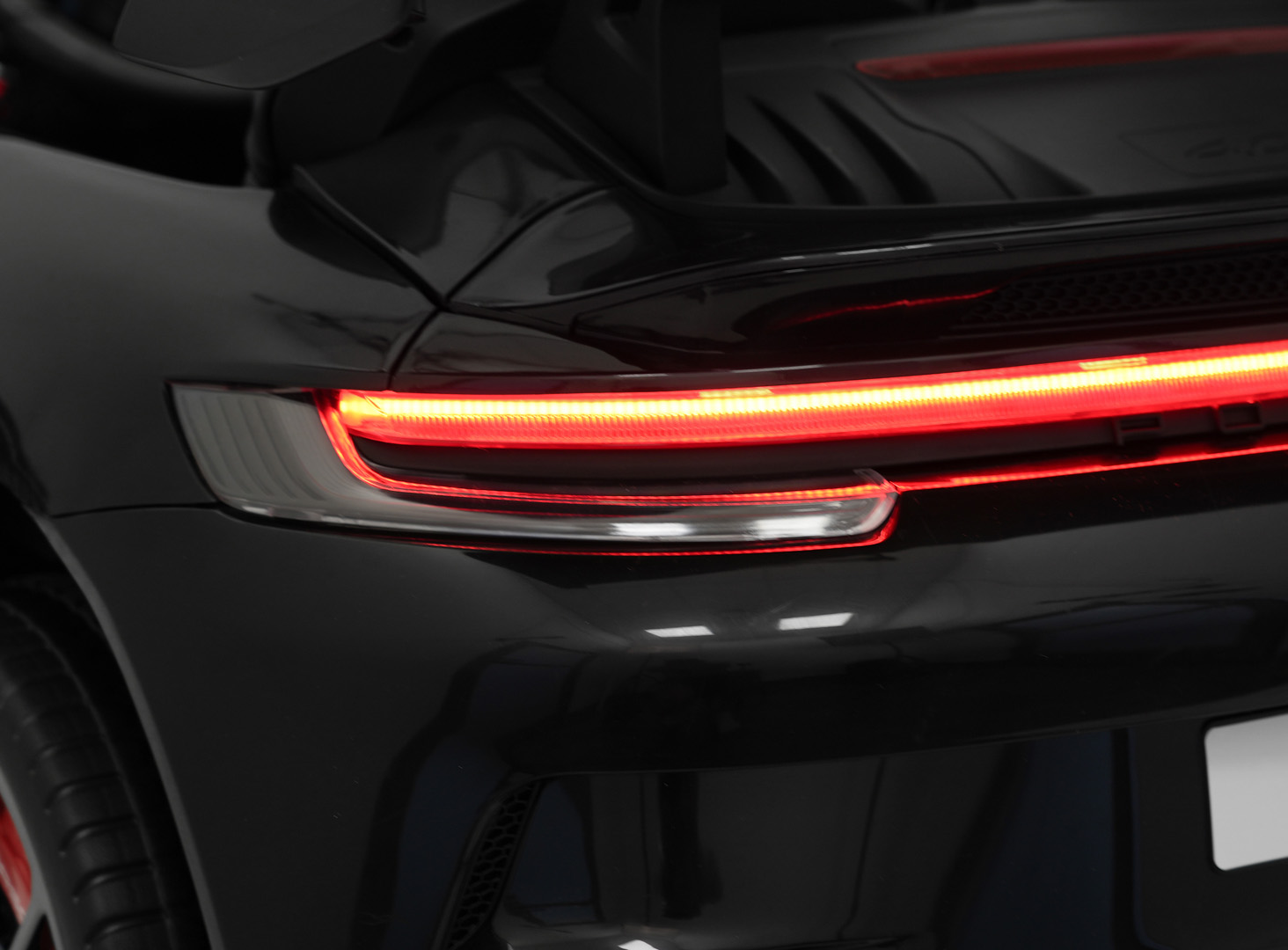 Masinuta electrica pentru copii cu 2 locuri PORSCHE 911 GT3 STRONG 24V (P911-mp4) Negru - imagine 10