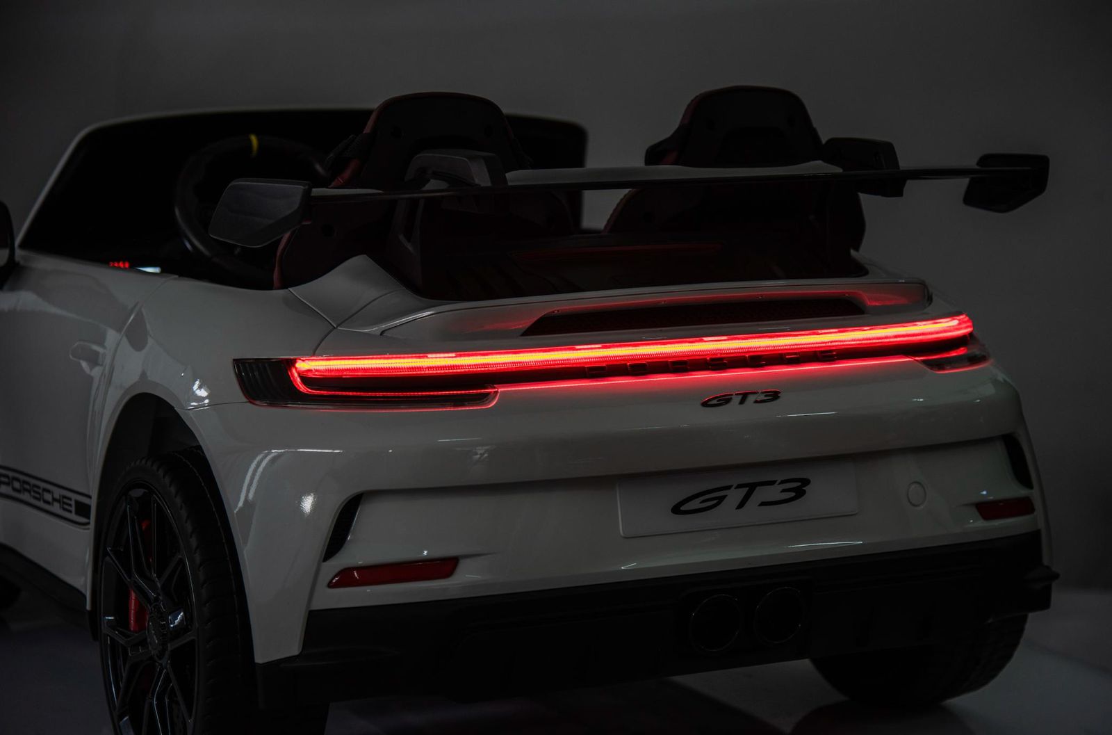 Masina electrica pentru copii cu 2 locuri, Porsche 911 GT3 XXL 24V 640W-brushless, ecran LCD, covorașe si husa cu logo, echipare Lux, Alb - imagine 7