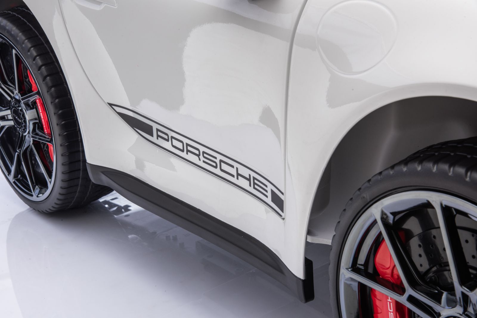 Masina electrica pentru copii cu 2 locuri, Porsche 911 GT3 XXL 24V 640W-brushless, ecran LCD, covorașe si husa cu logo, echipare Lux, Alb - imagine 8
