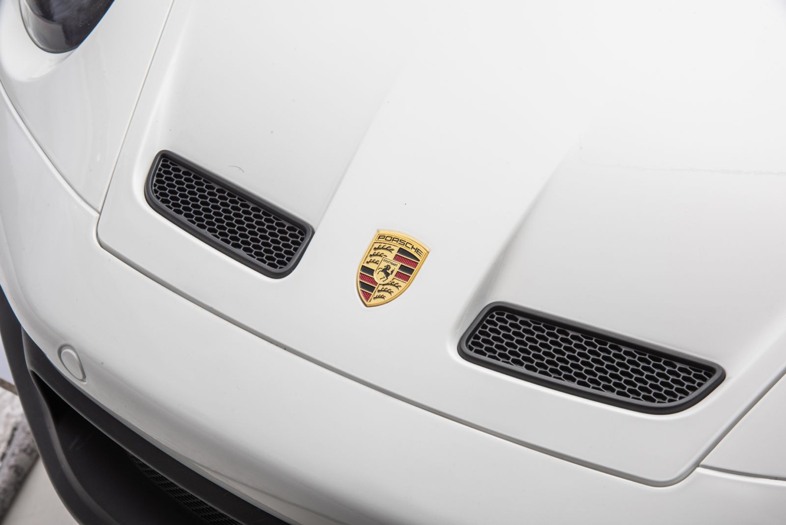 Masina electrica pentru copii cu 2 locuri, Porsche 911 GT3 XXL 24V 640W-brushless, ecran LCD, covorașe si husa cu logo, echipare Lux, Alb - imagine 18