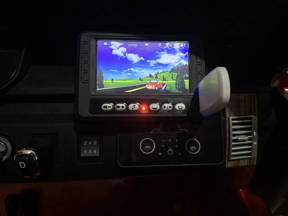 Masinuta electrica pentru copii cu 2 locuri RANGE ROVER HSE, 4x4 cu ecran LCD (999) Visiniu metalizat - imagine 9